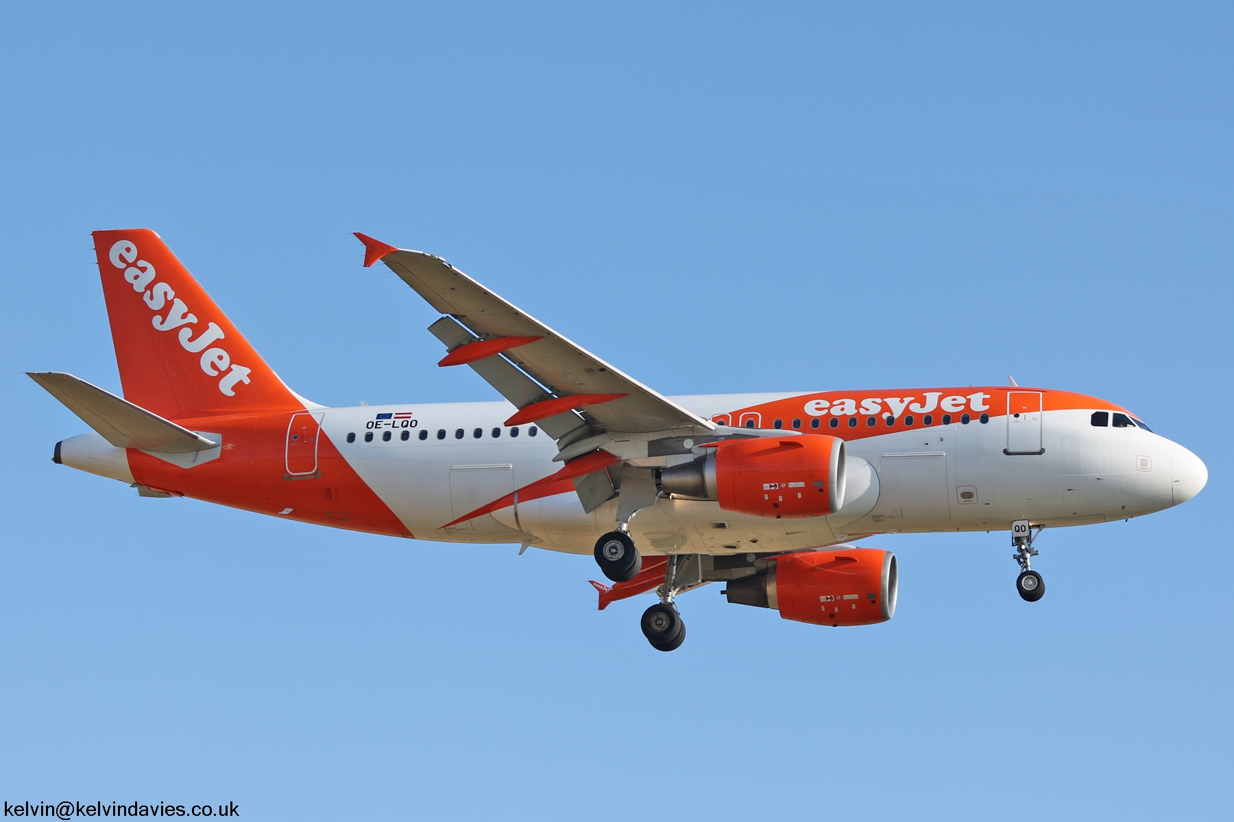 easyJet Europe A319 OE-LQO