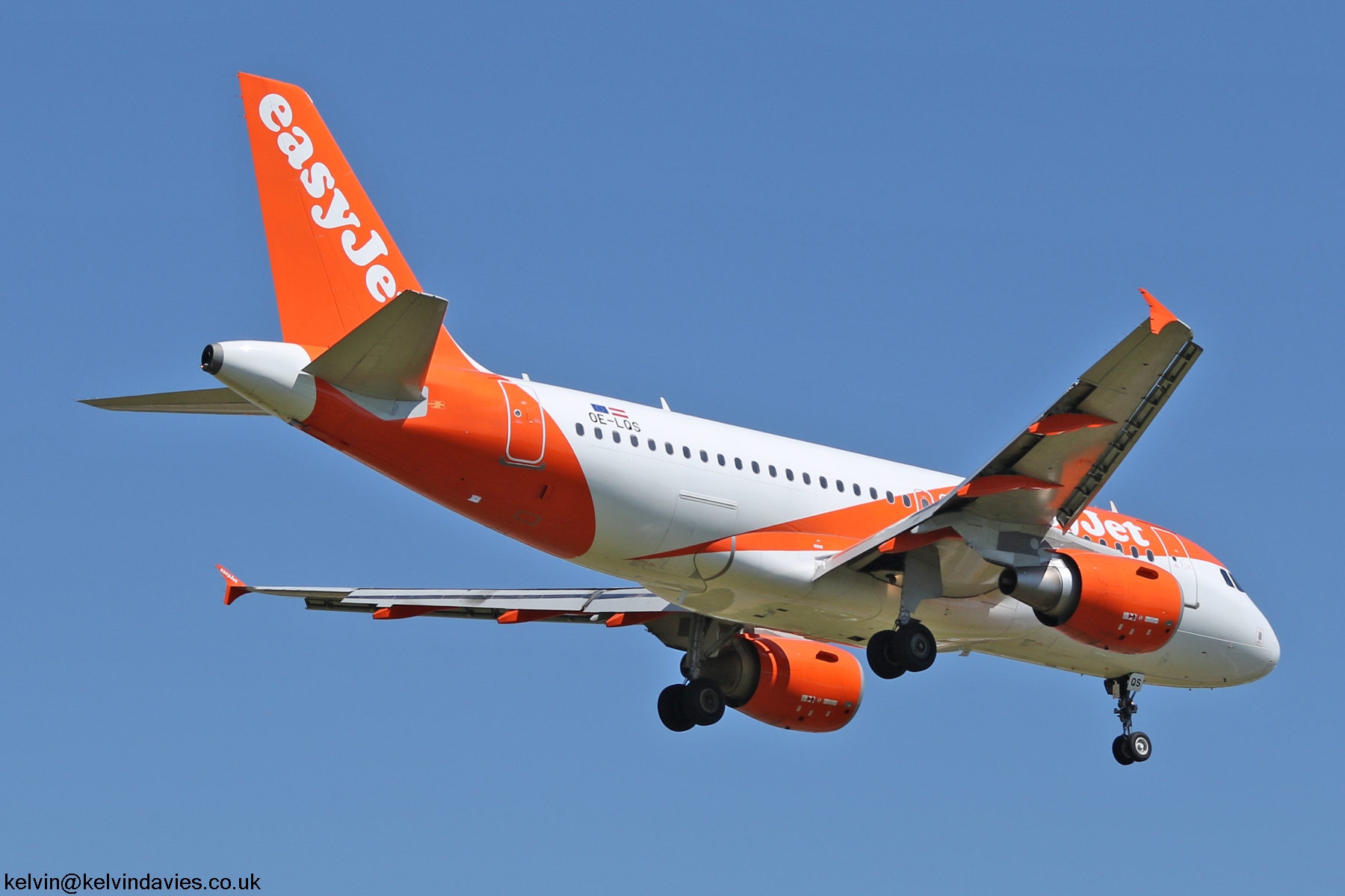 easyJet A319 OE-LQS