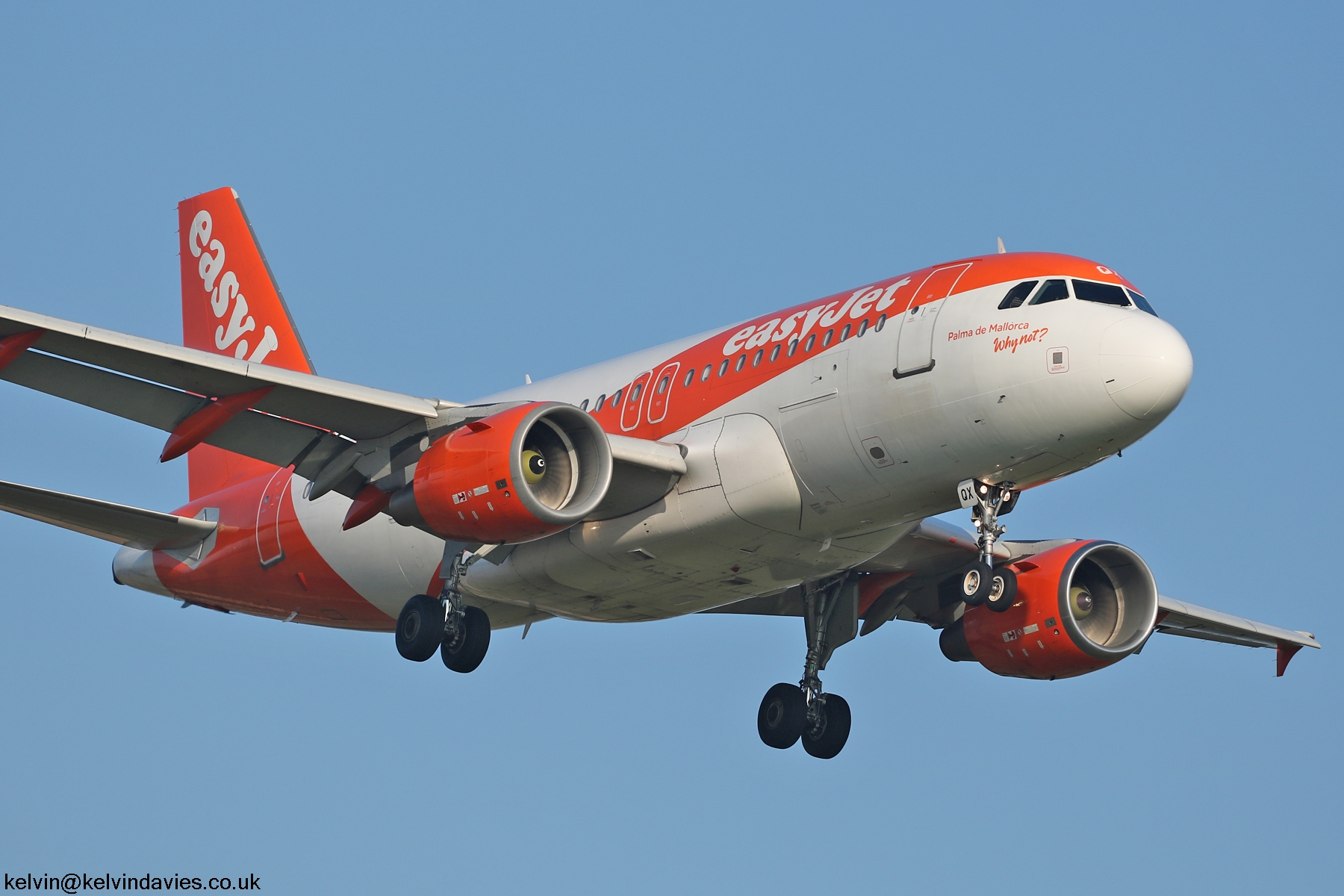 easyJet Europe A319 OE-LQX