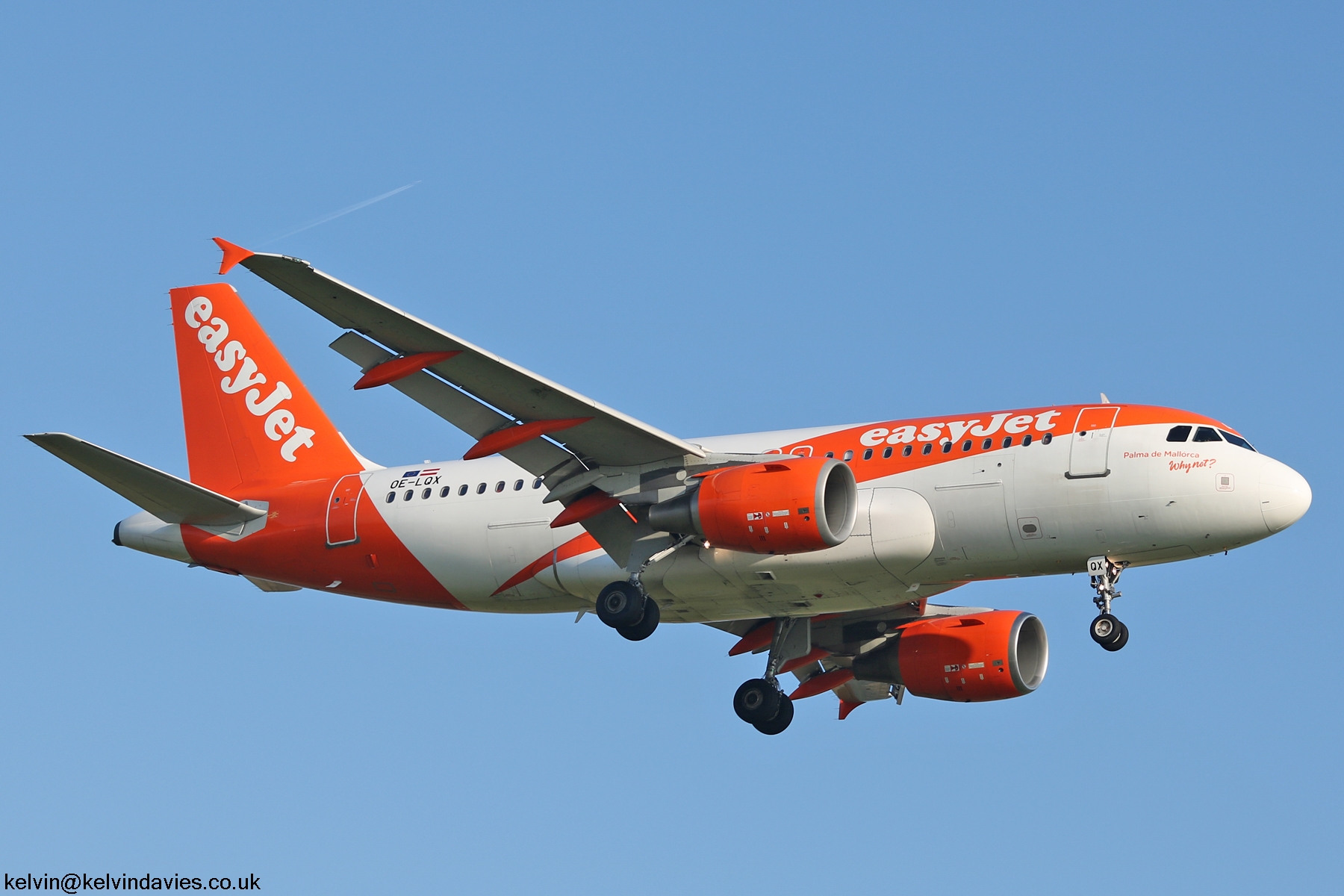 easyJet Europe A319 OE-LQX