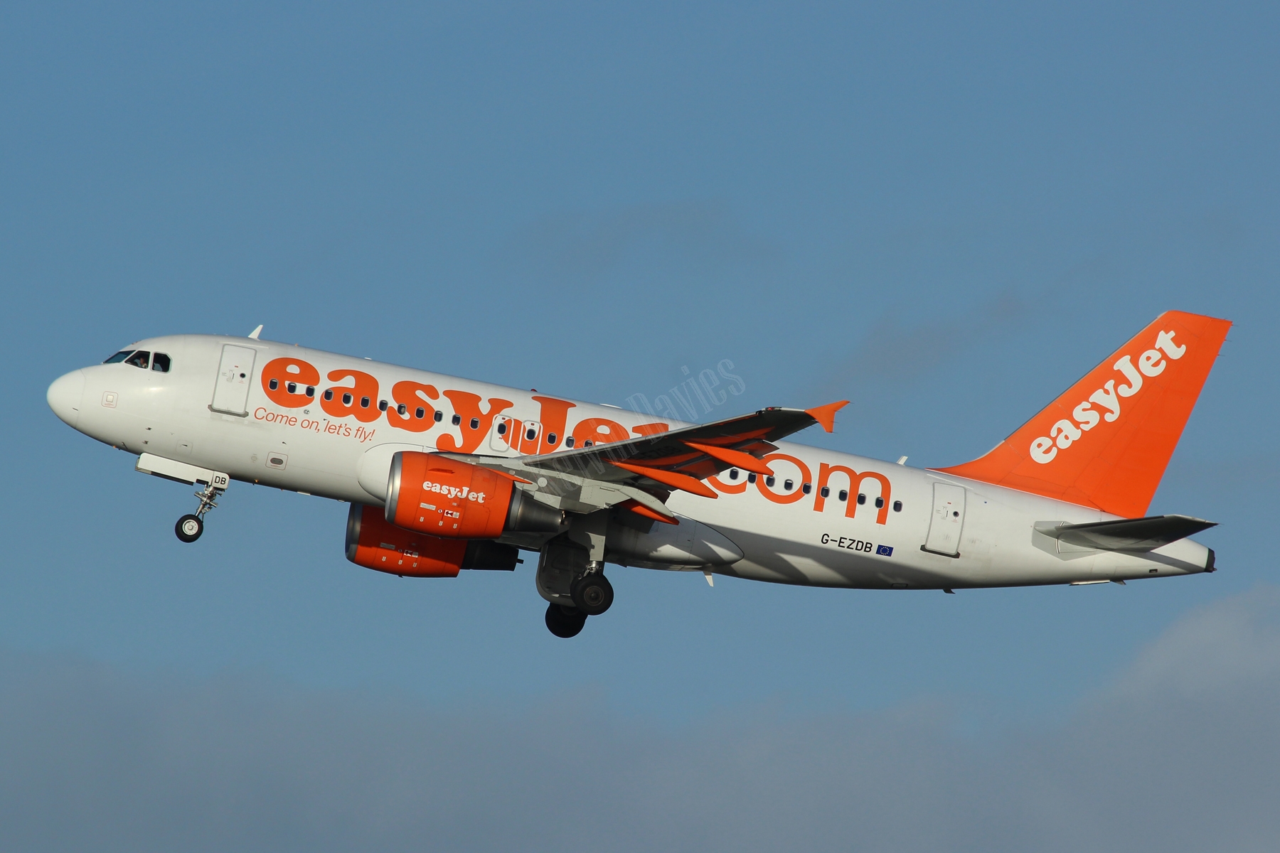 Easyjet A319 G-EZDB