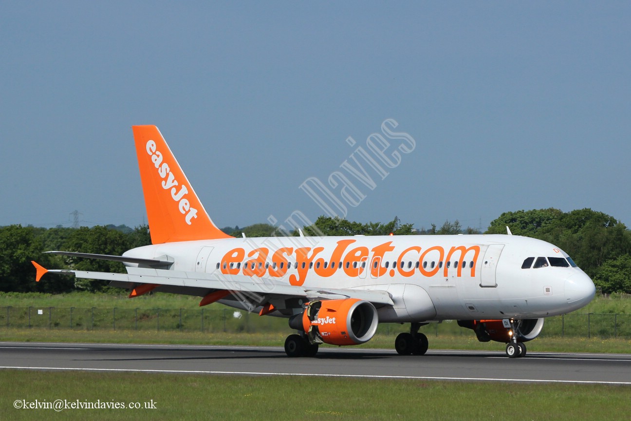 Easyjet A319 G-EZDI