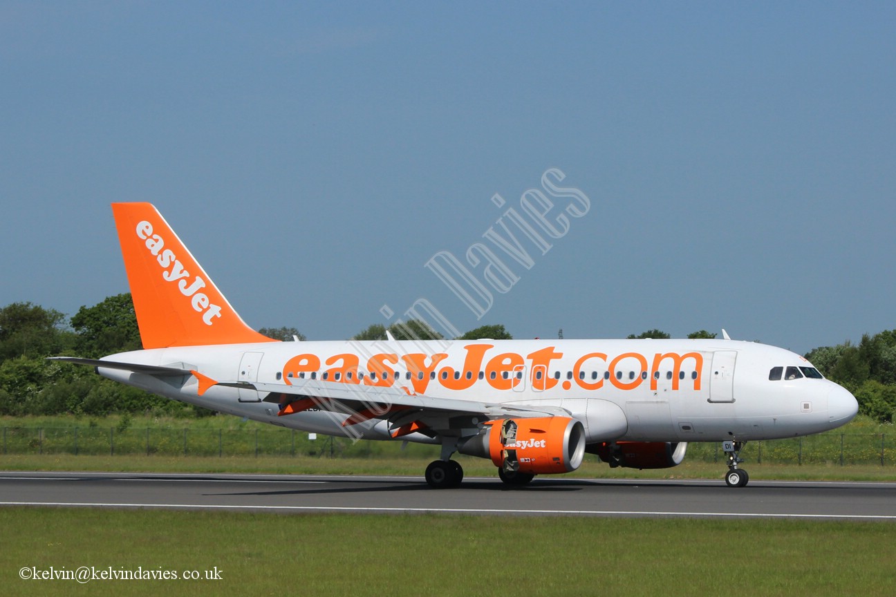 Easyjet A319 G-EZDI