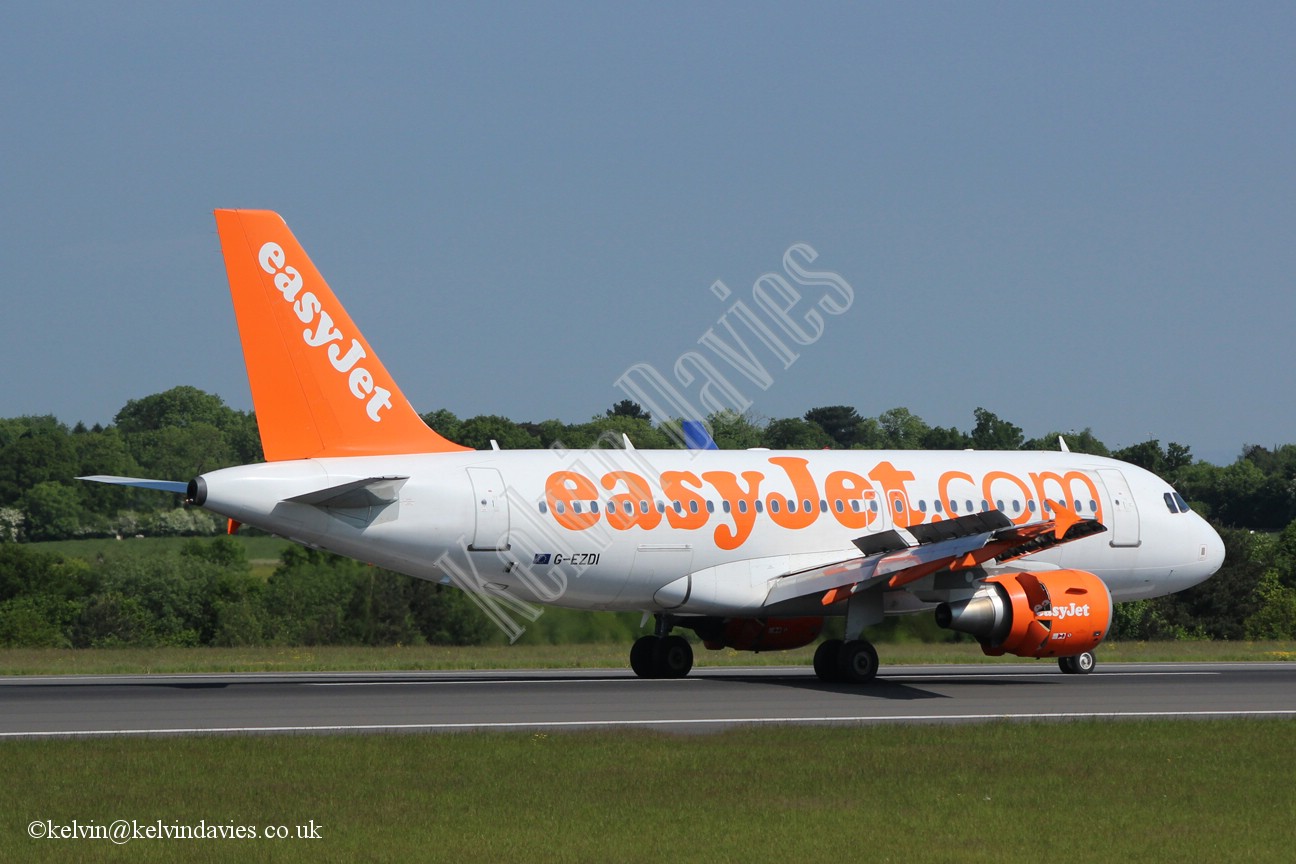 Easyjet A319 G-EZDI