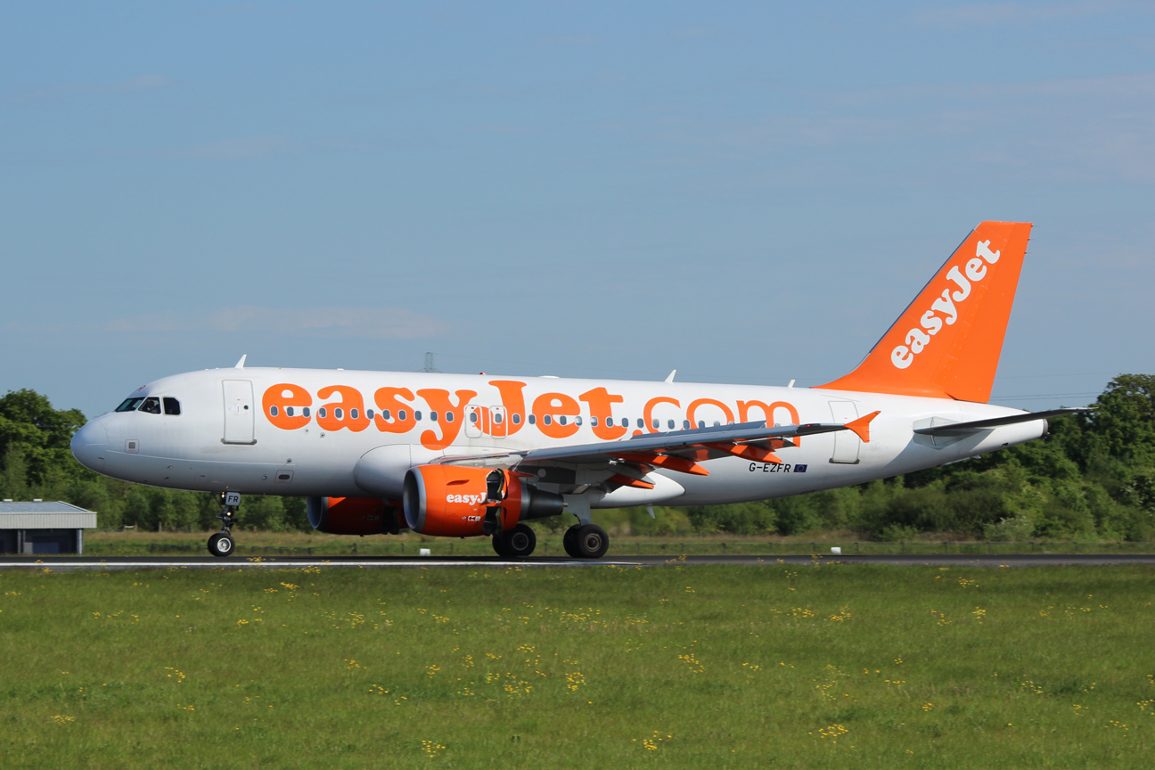 Easyjet A319 G-EZFR