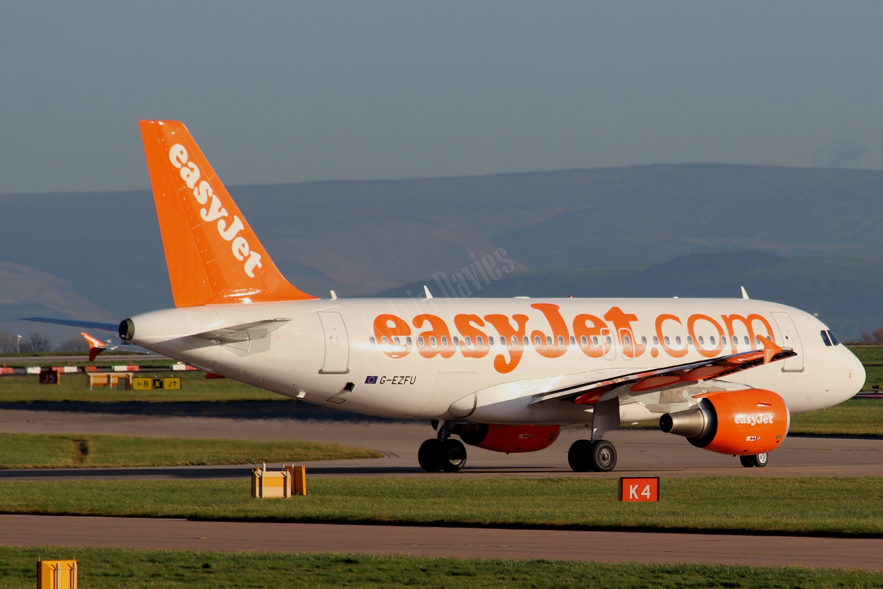 Easyjet A319 G-EZFU