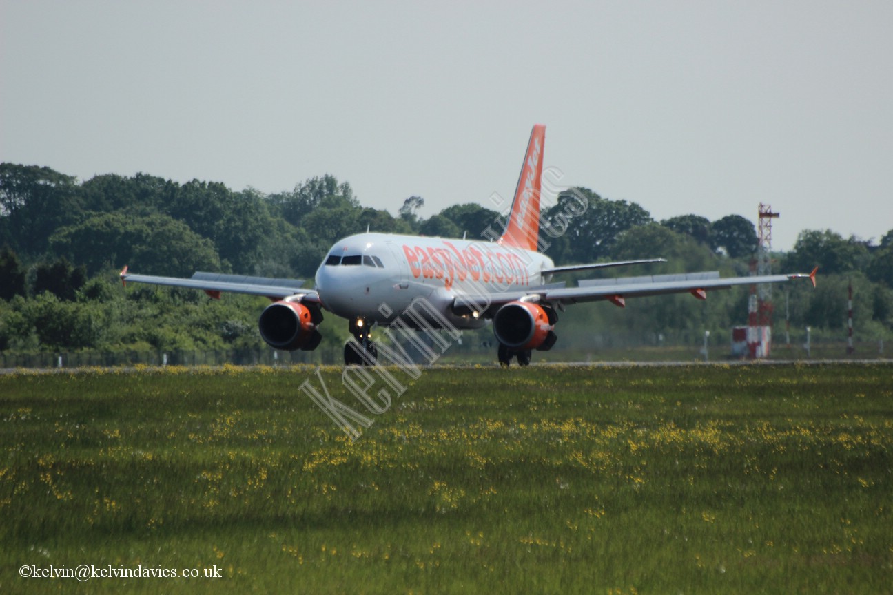 Easyjet A319 G-EZII