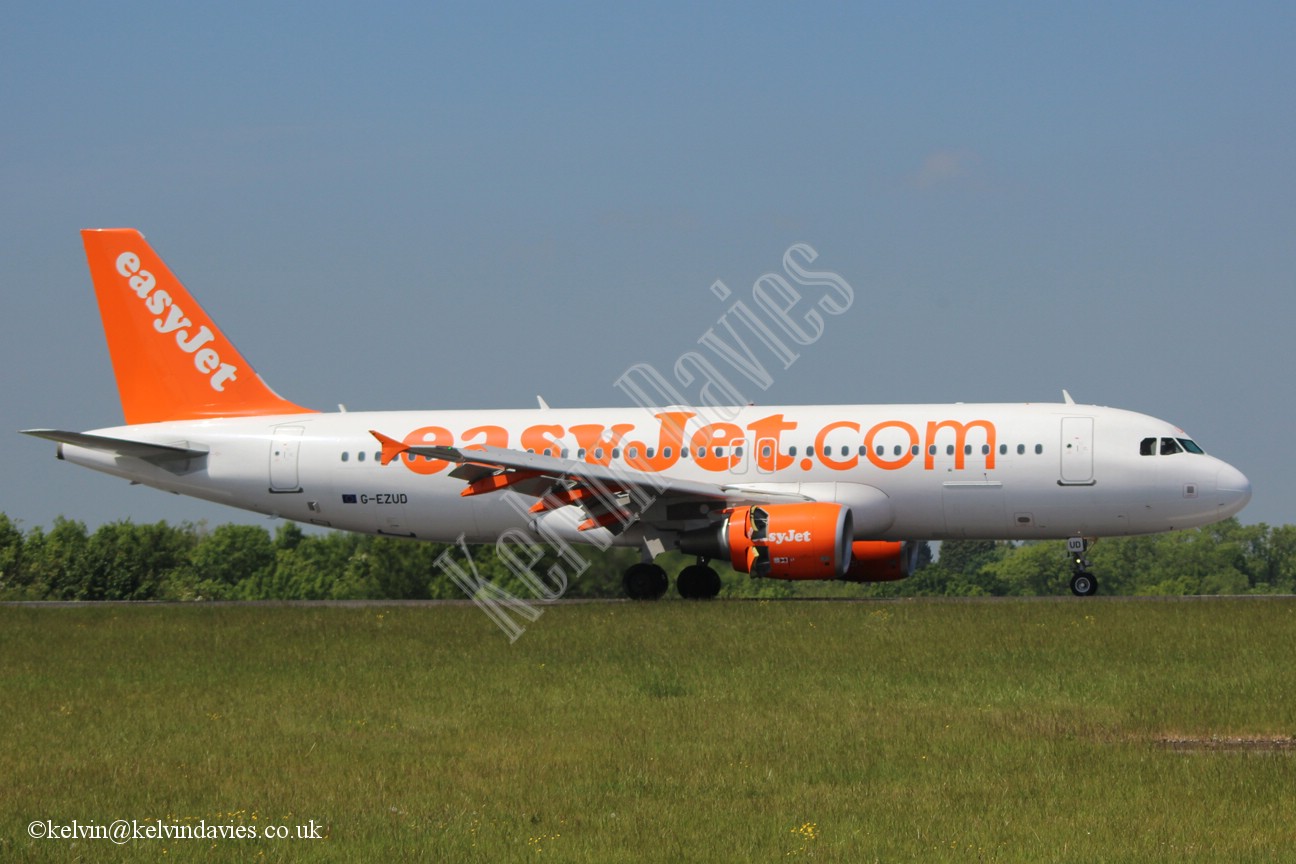 Easyjet A320 G-EZUD