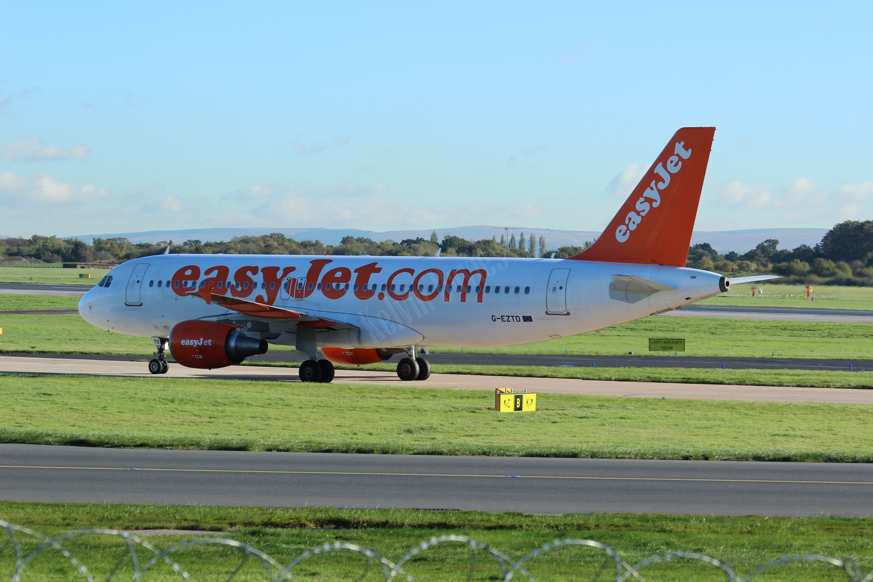 Easyjet A320 G-EZTD