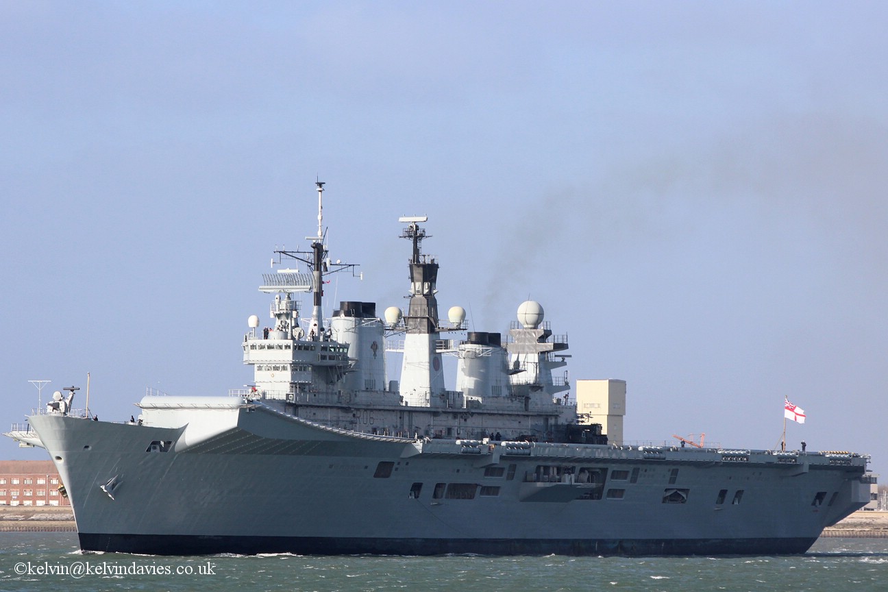 HMS Illustrious R06