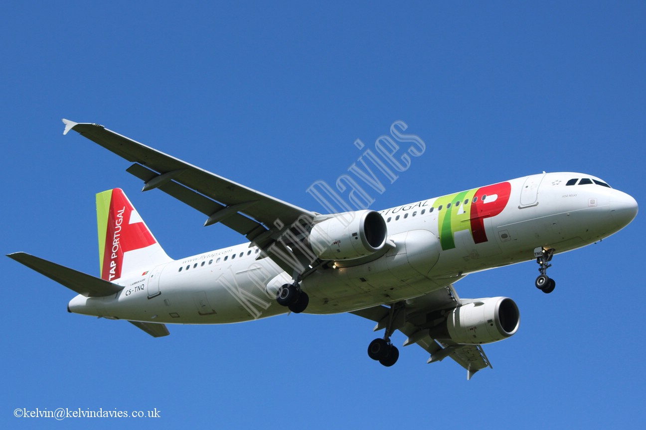 TAP A320 CS-TNQ