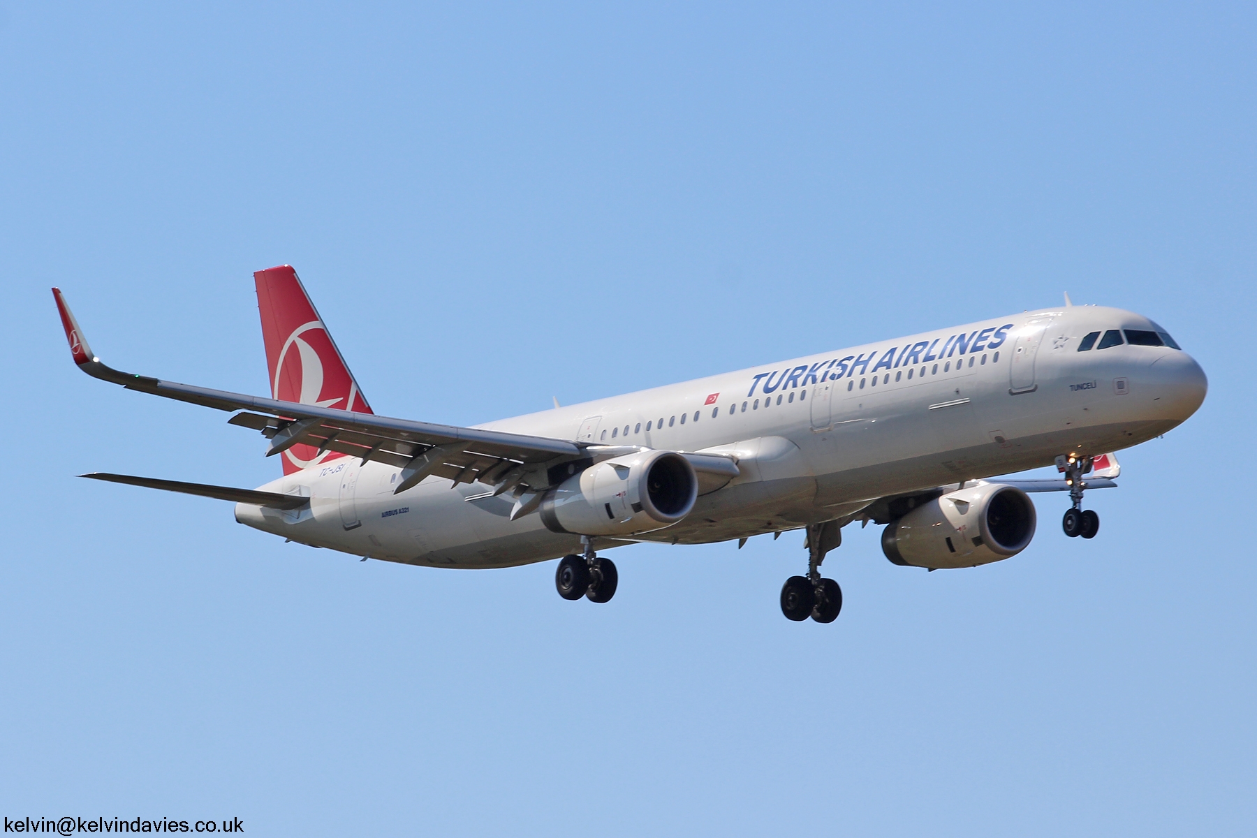 Turkish Airlines A320 TC-JSI