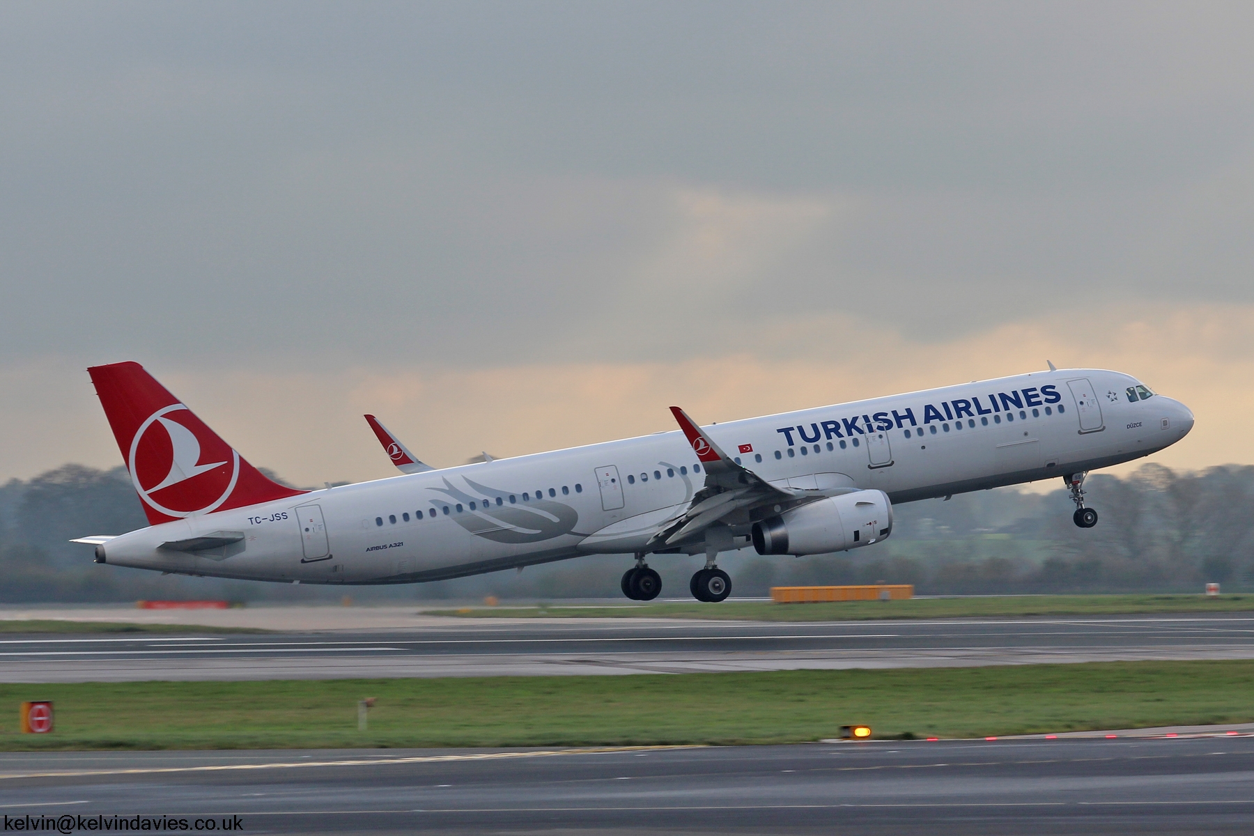 Turkish Airlines A321 TC-JSS
