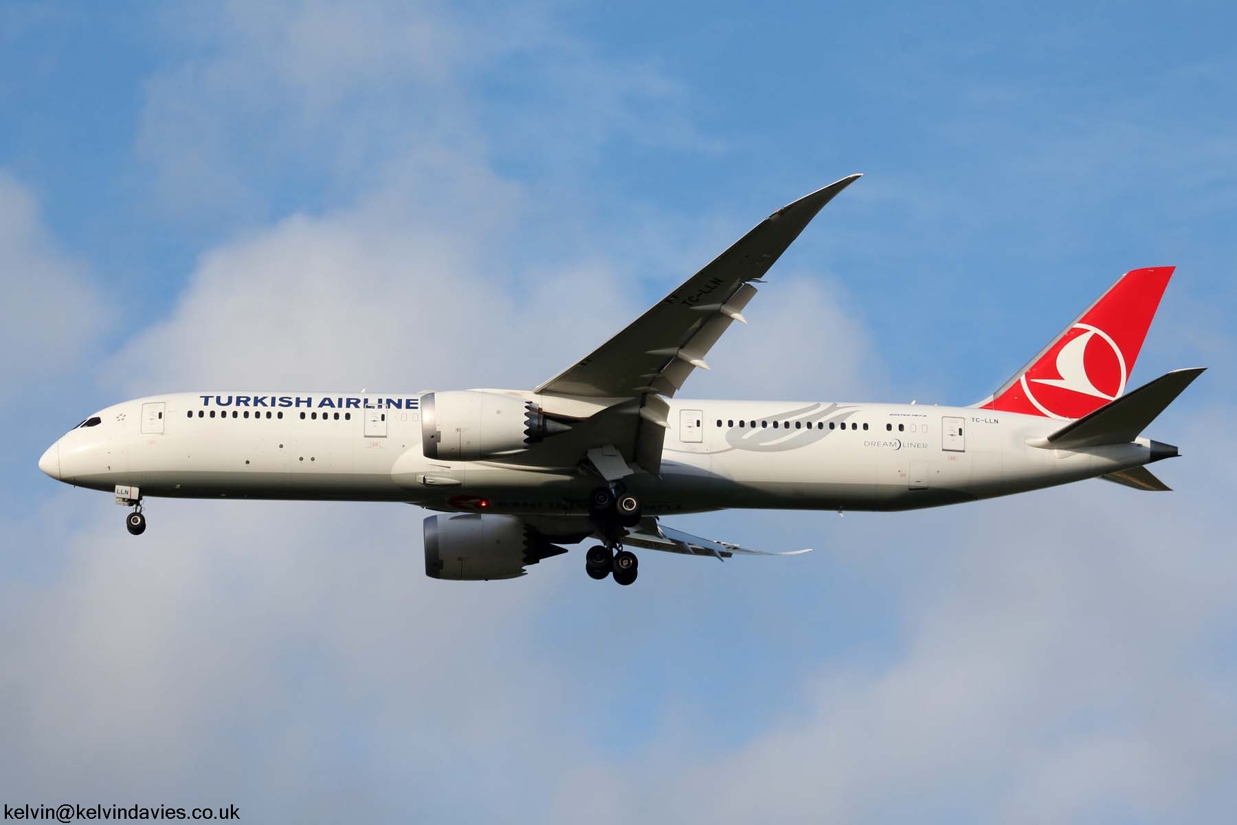 Turkish Airlines 787 TC-LLN