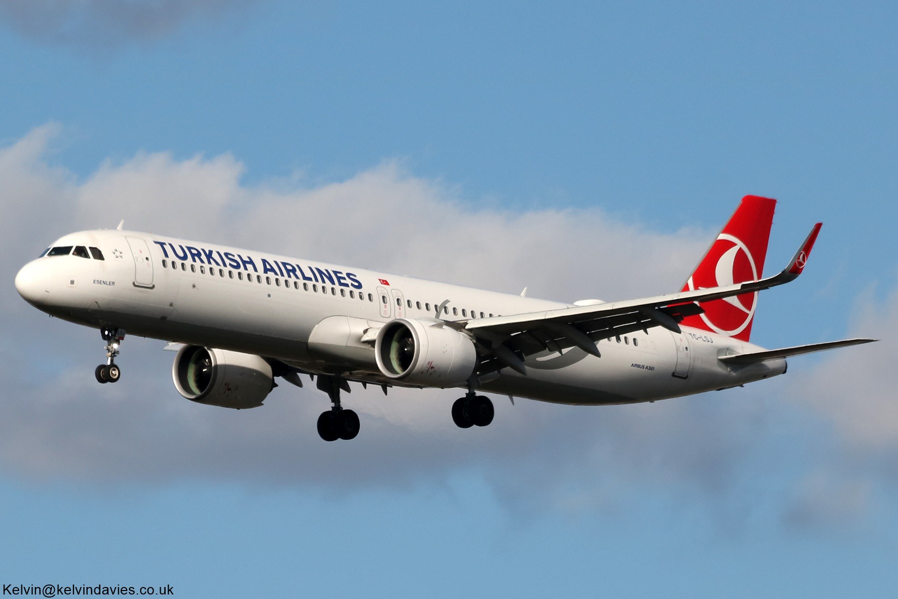 Turkish Airlines A321 TC-LSJ