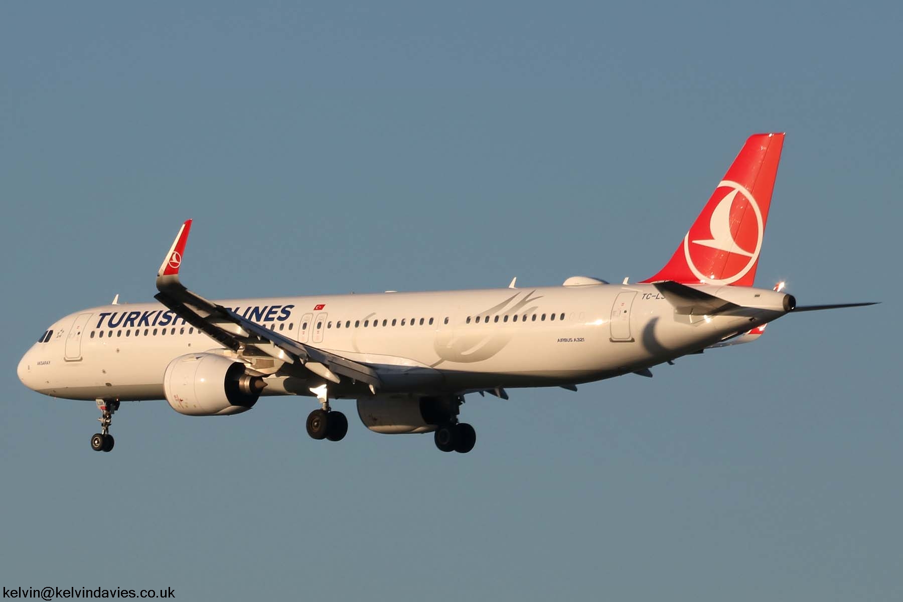 Turkish Airlines A321 TC-LSK