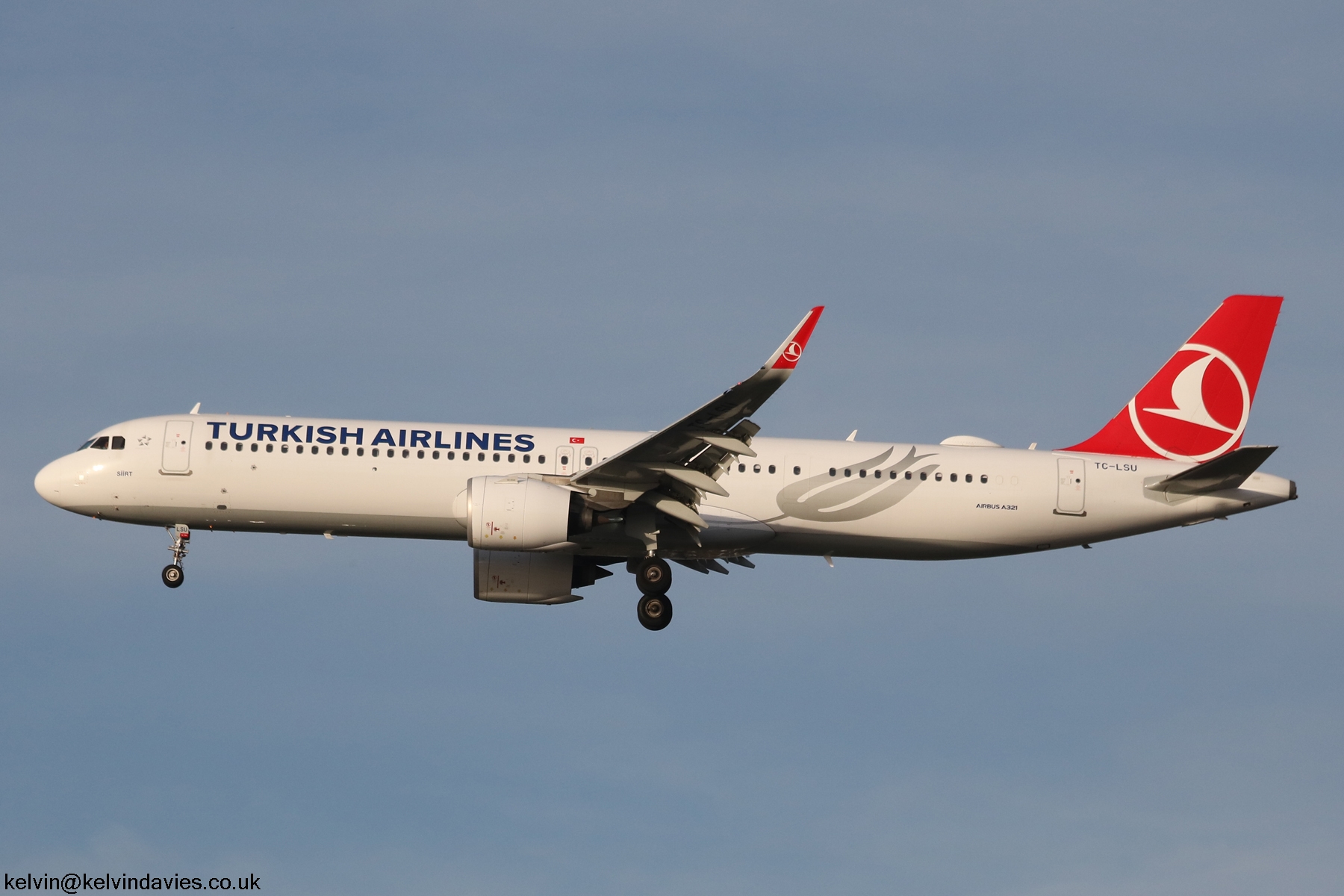 Turkish Airlines A321 TC-LSU