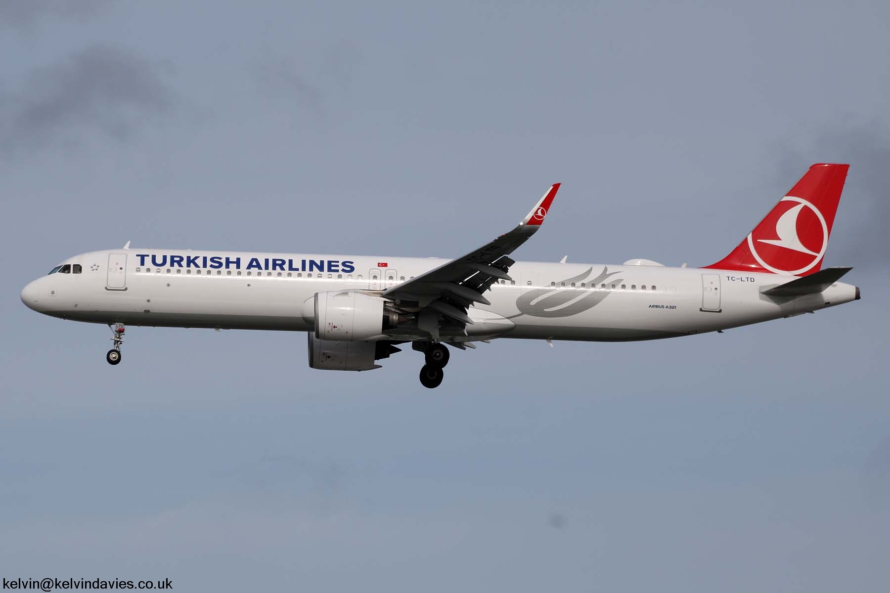 Turkish Airlines A321 TC-LTD