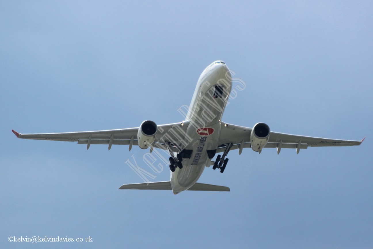 Turkish Airlines A330 TC-JNR