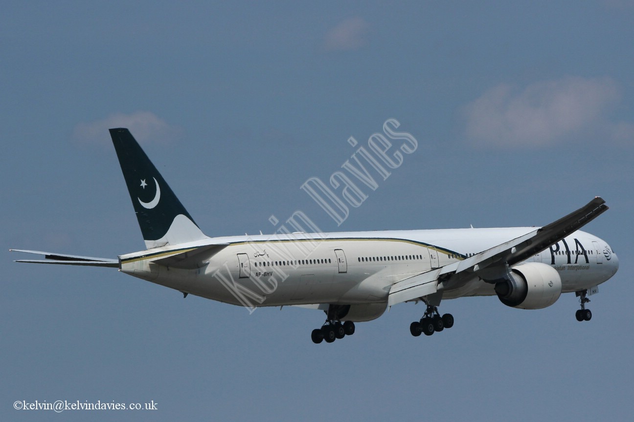 Pakistan Airlines B777 AP-BHV