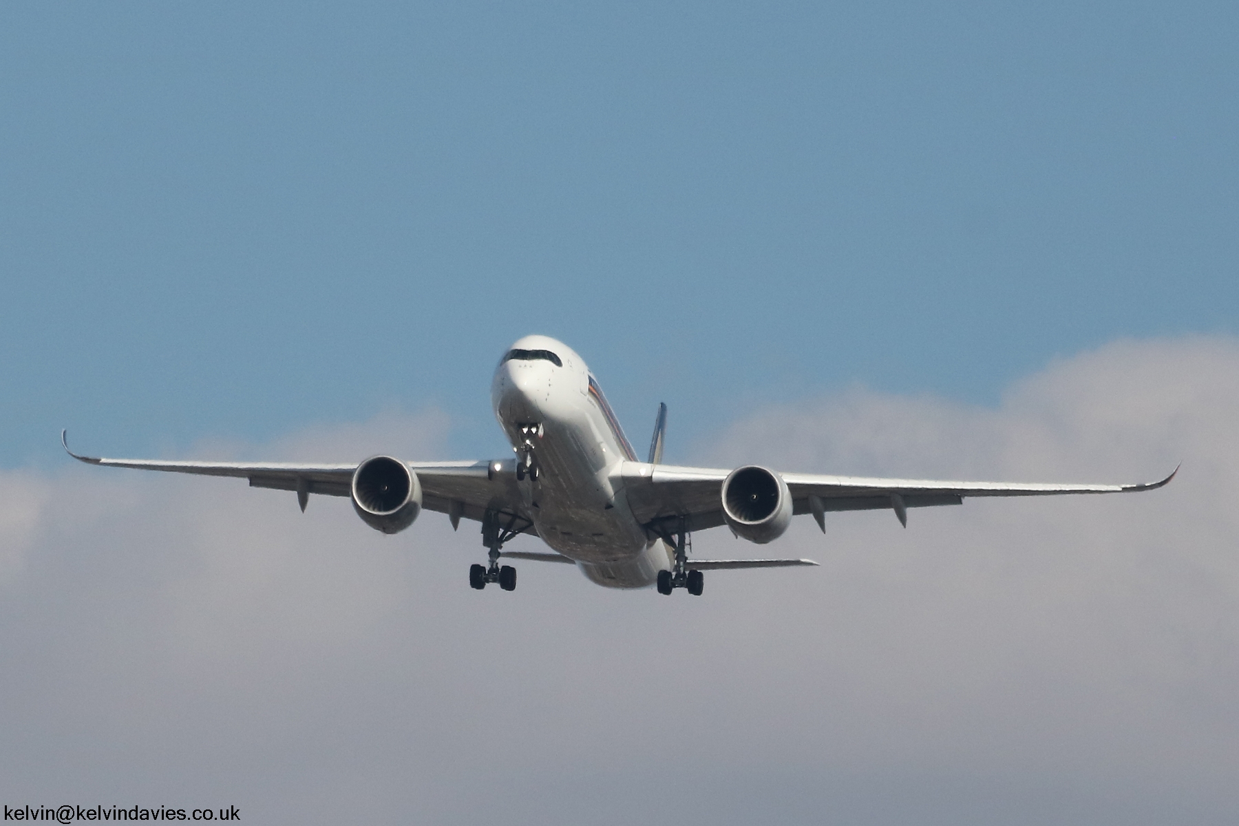 Singapore Airlines A350 9V-SMJ