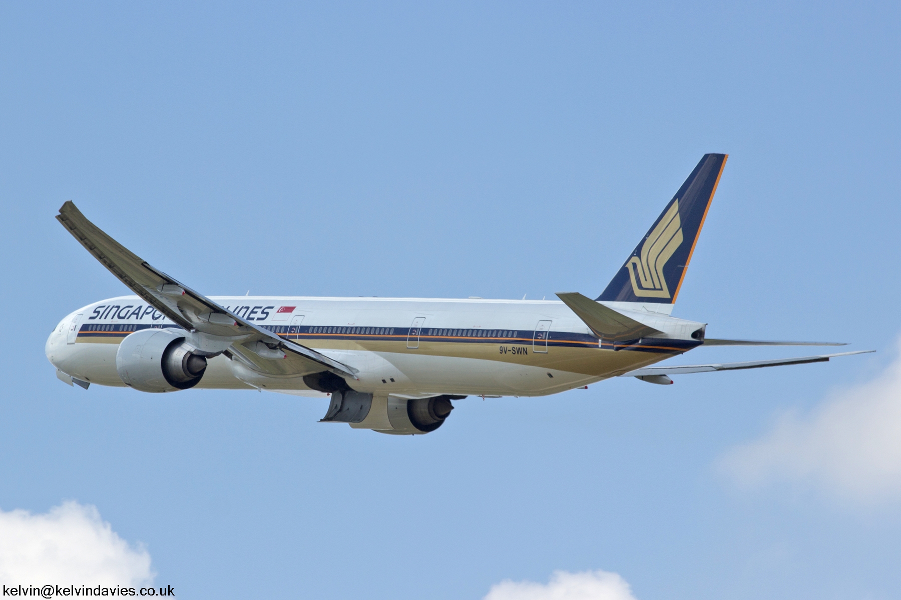 Singapore Airlines 777  9V-SWN