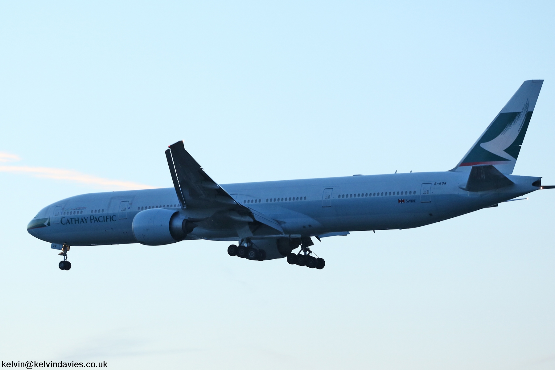 Cathay Pacific Airways 777 B-KQW