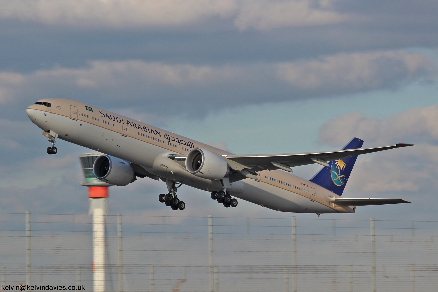 Saudi Arabian 777 HZ-AK18