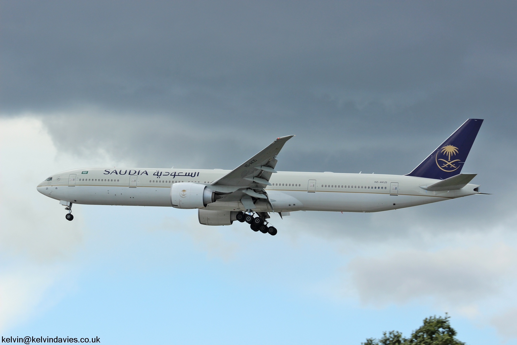 Saudi Arabian Airlines 777 HZ-AK25