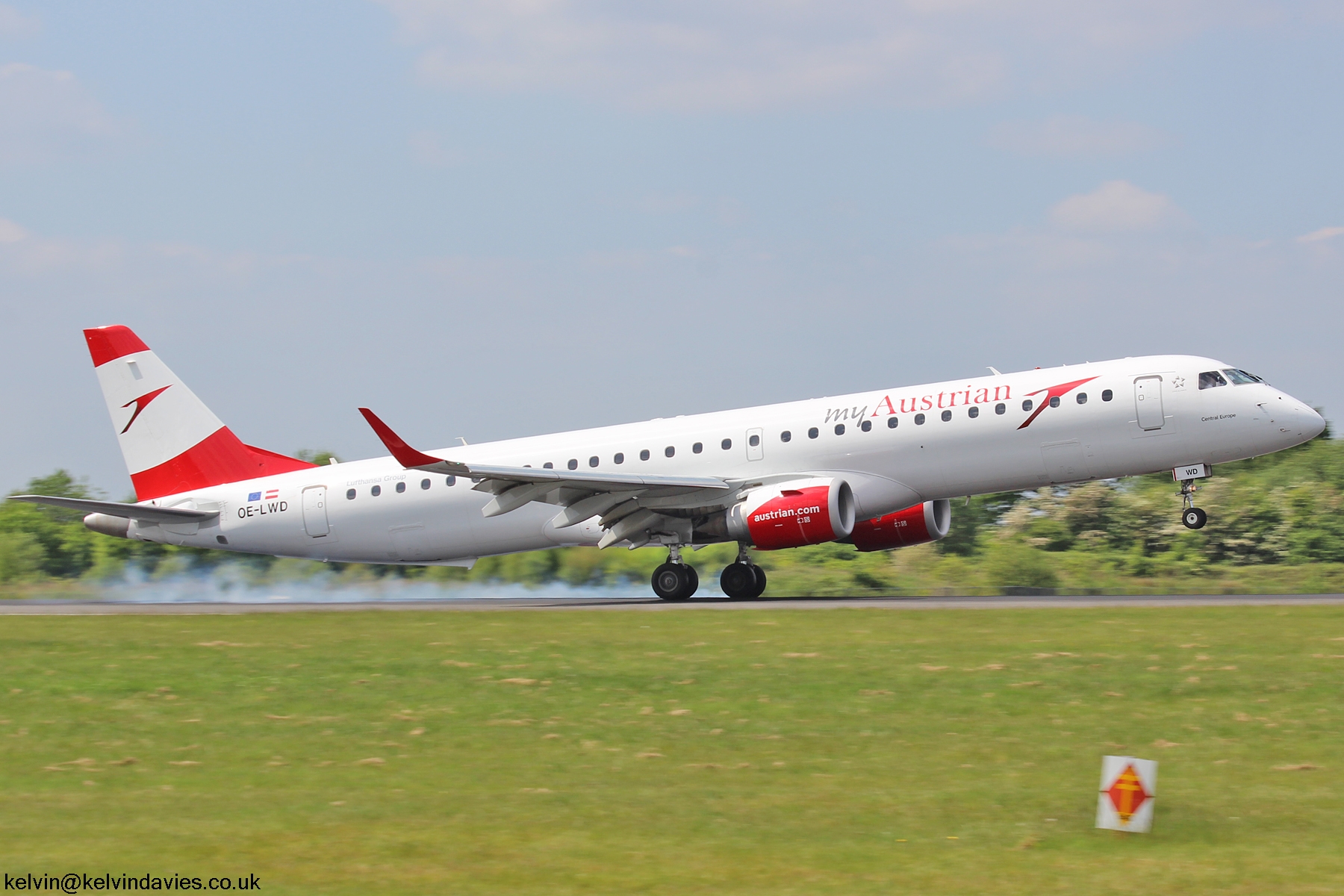 Austrian Airlines ERJ 195 OE-LWD