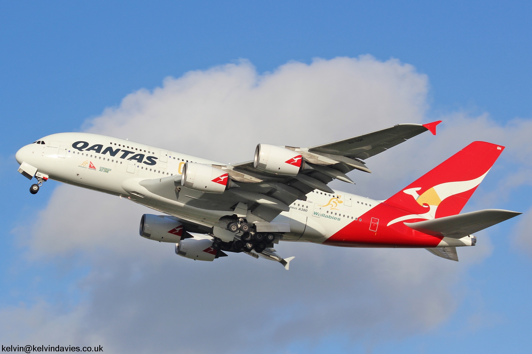 Qantas A380 VH-OQH