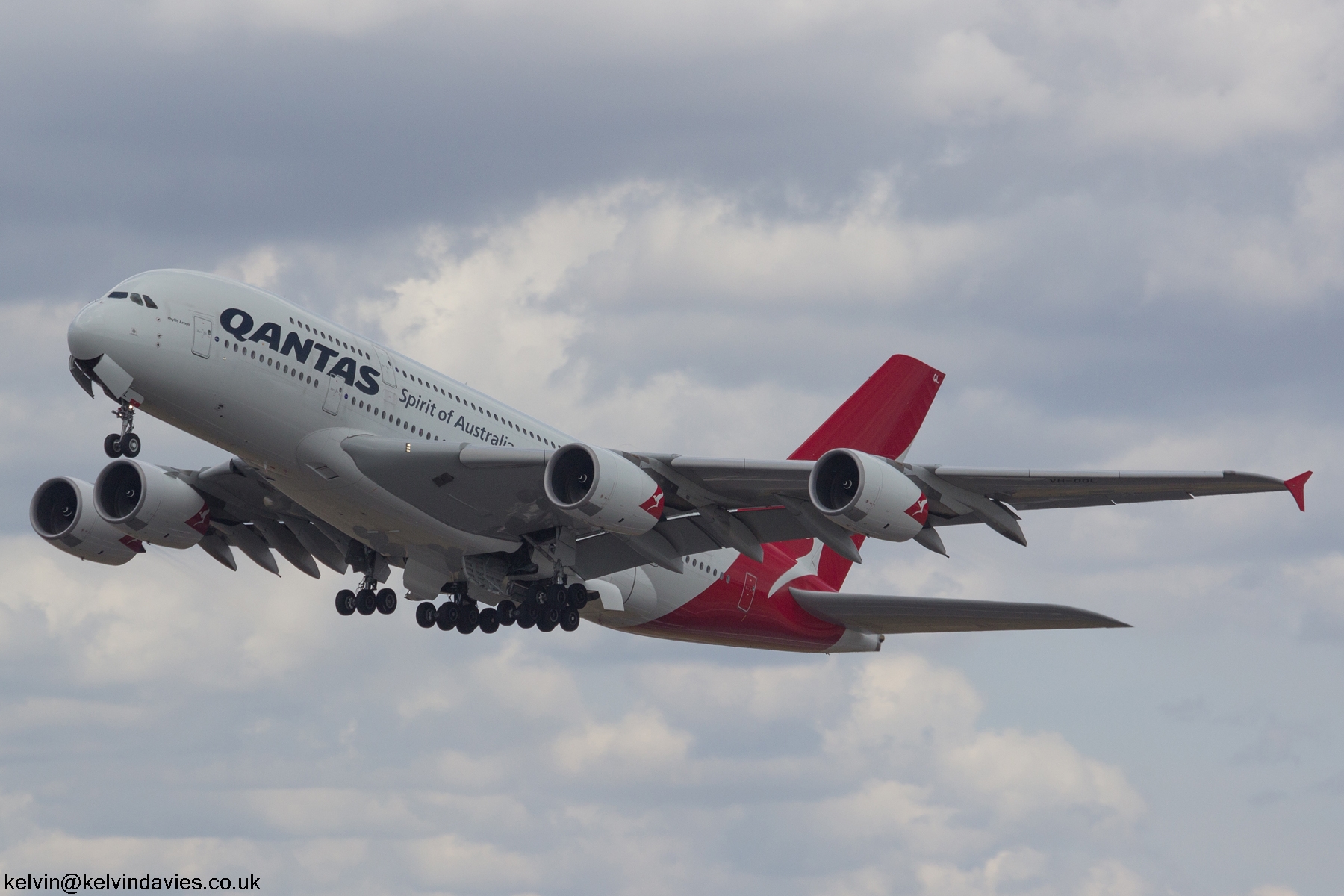 Qantas A380 VH-OQL