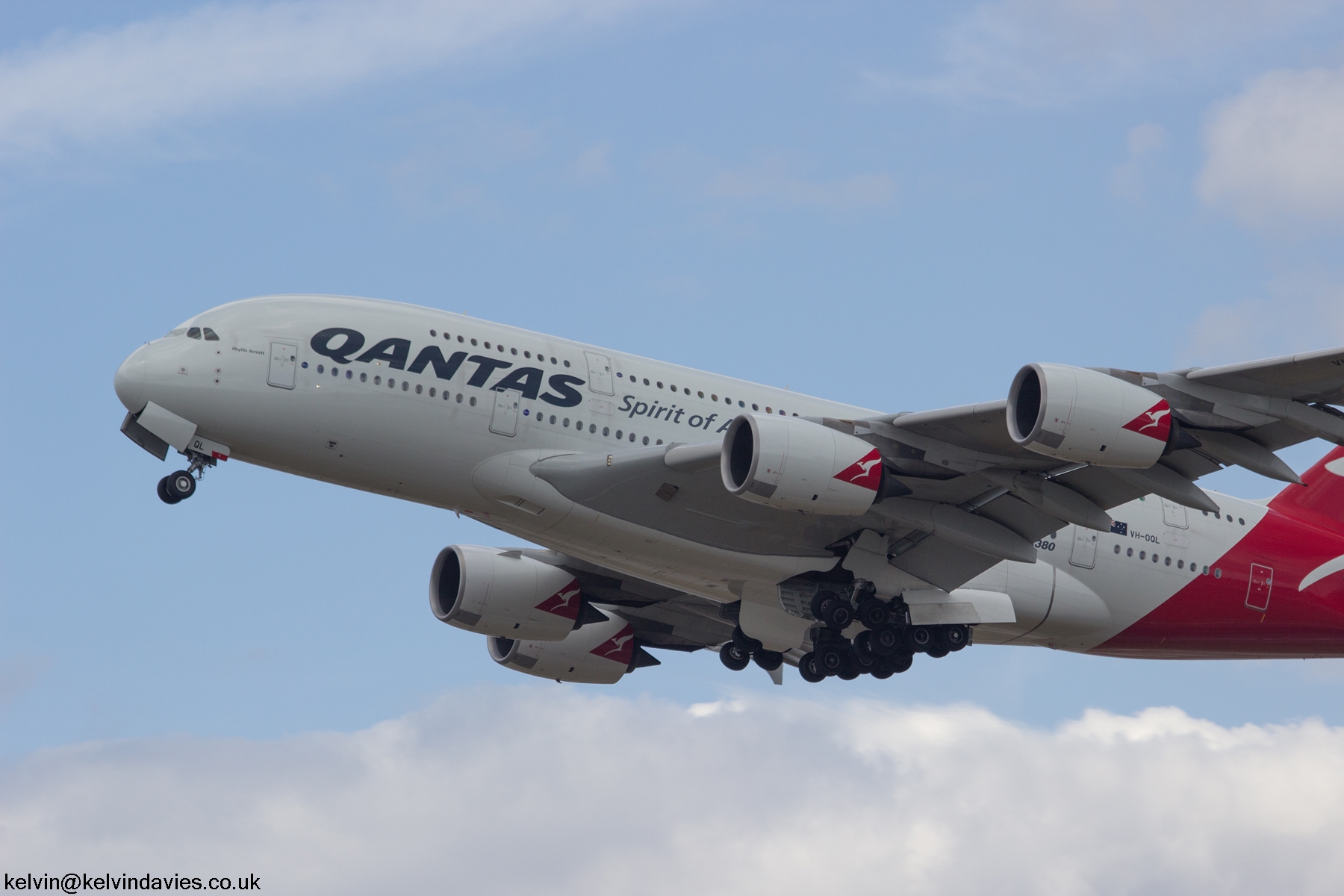 Qantas A380 VH-OQL