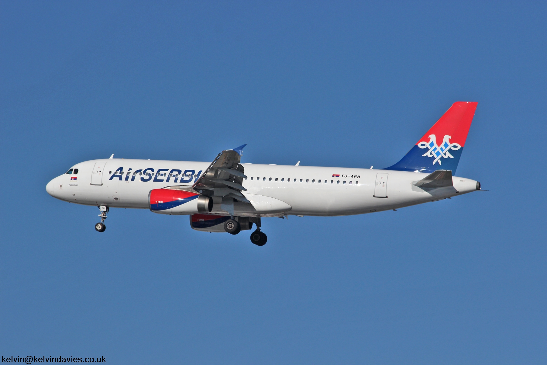 Air Serbia A320 YU-APH