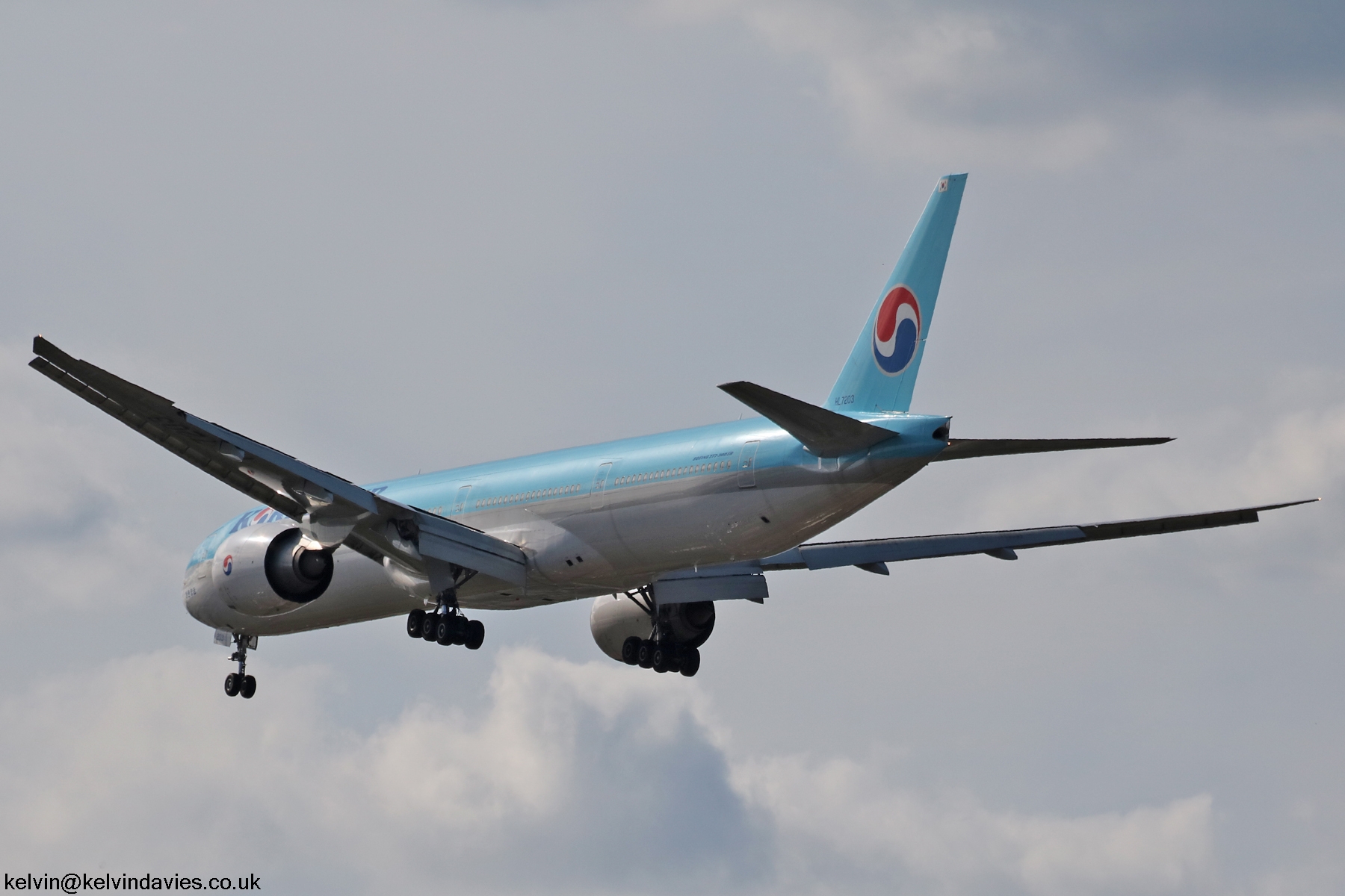 Korean Air 777 HL7203