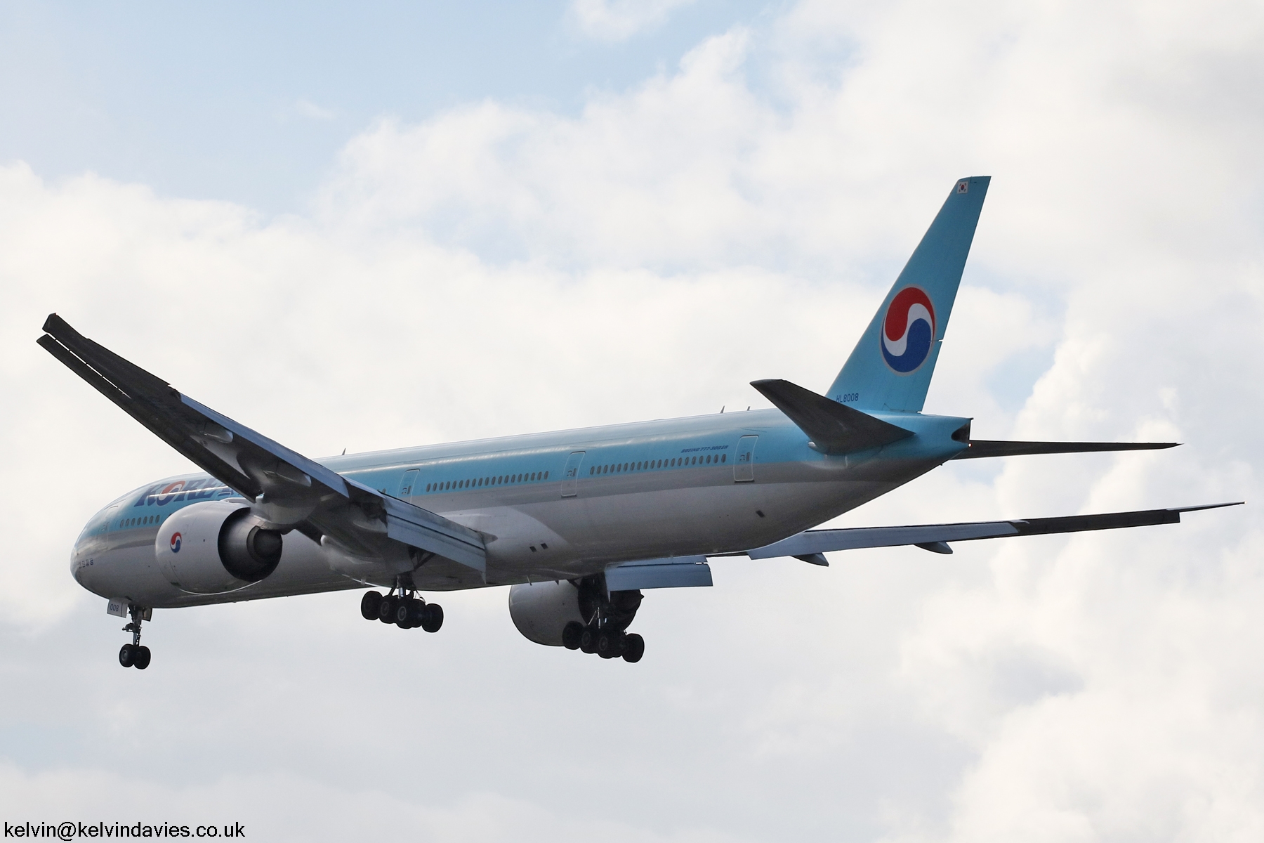 Korean Air 777 HL8008