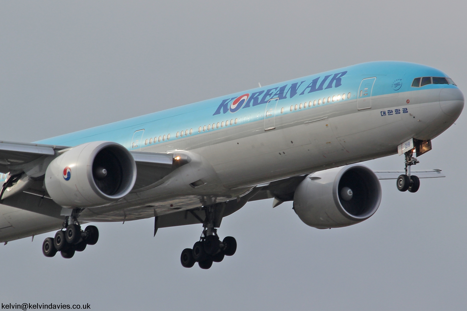 Korean Air 777 HL8218