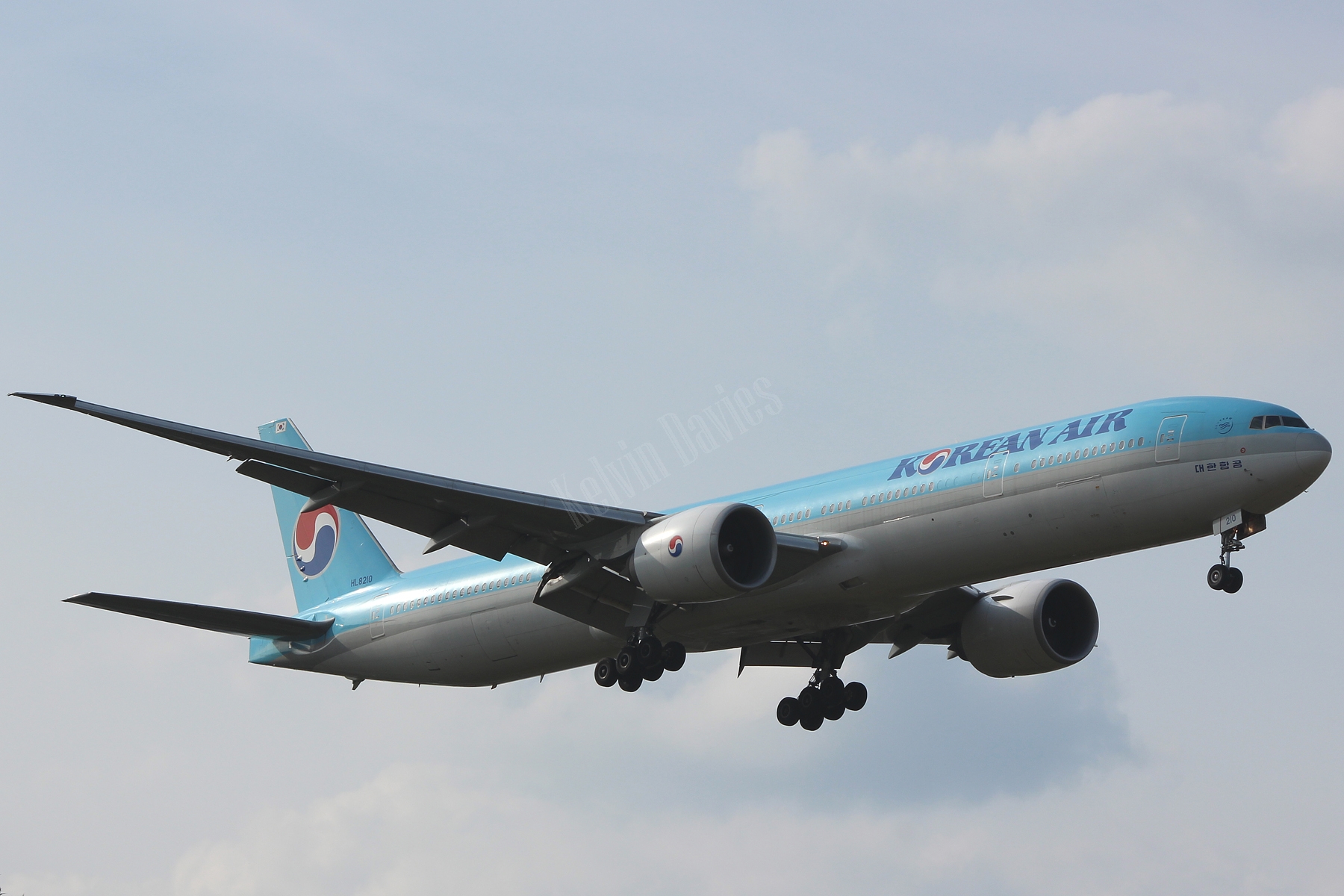 Korean Air 777 HL8210