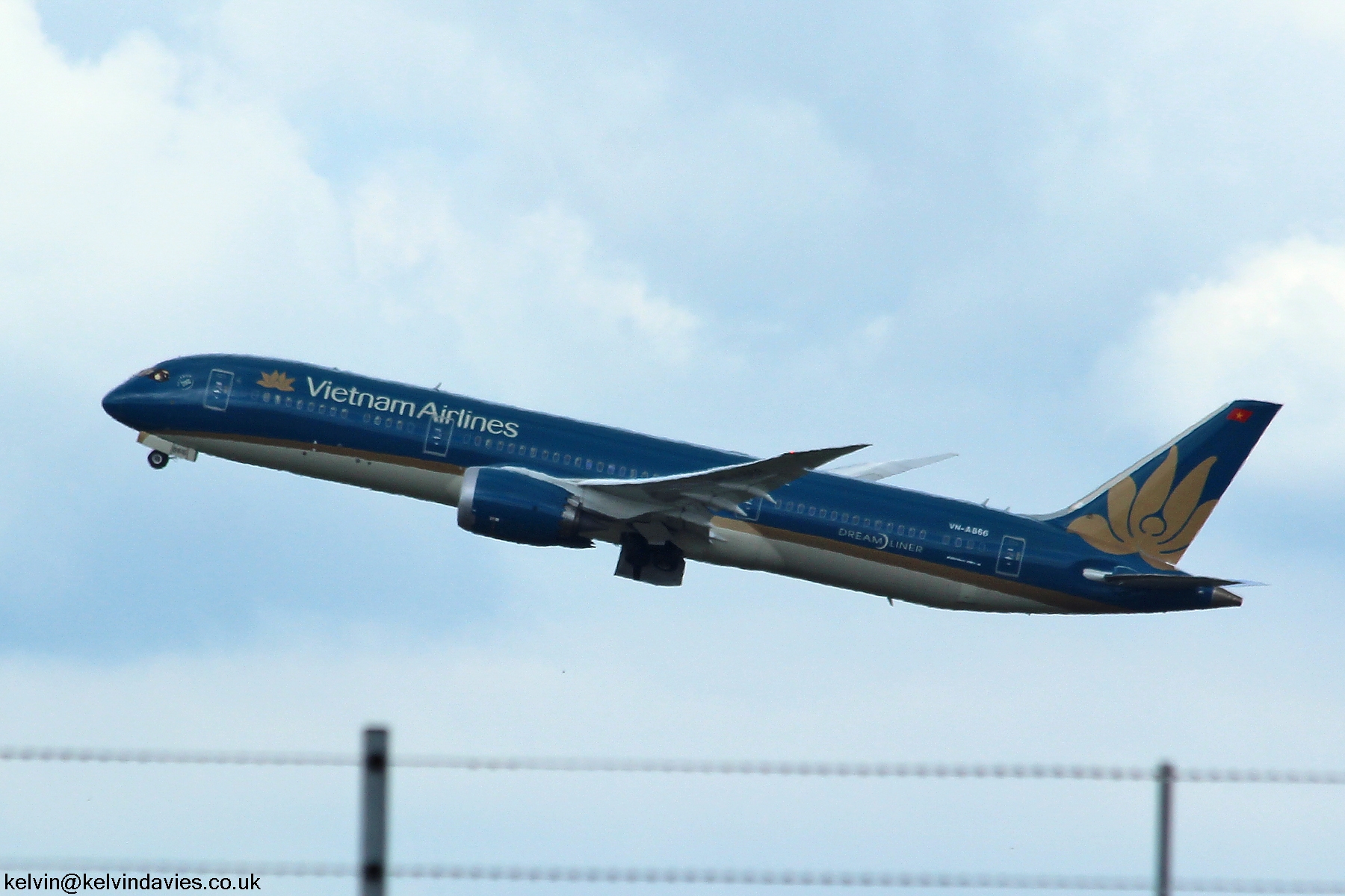 Vietnam Airlines 787 VN-A866