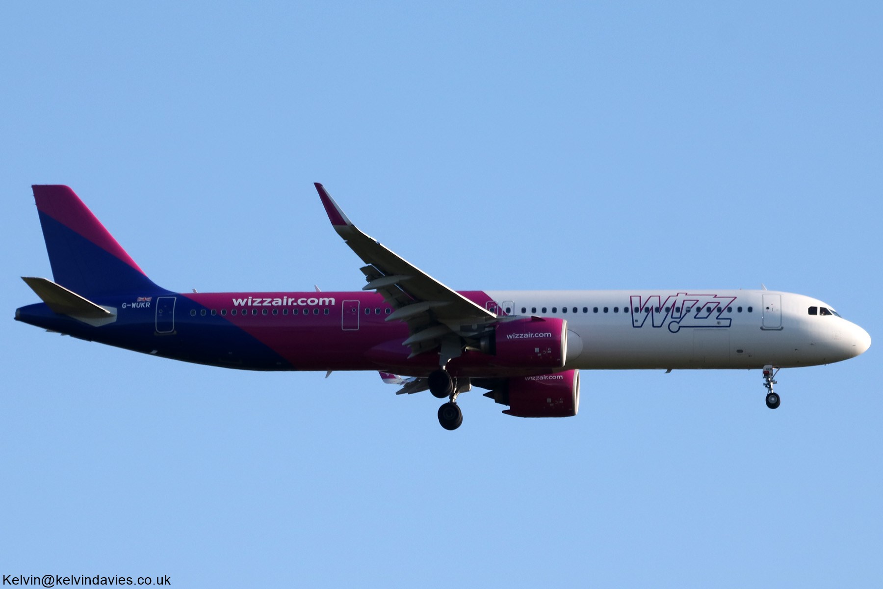 Wizz Air UK A321 G-WUKR