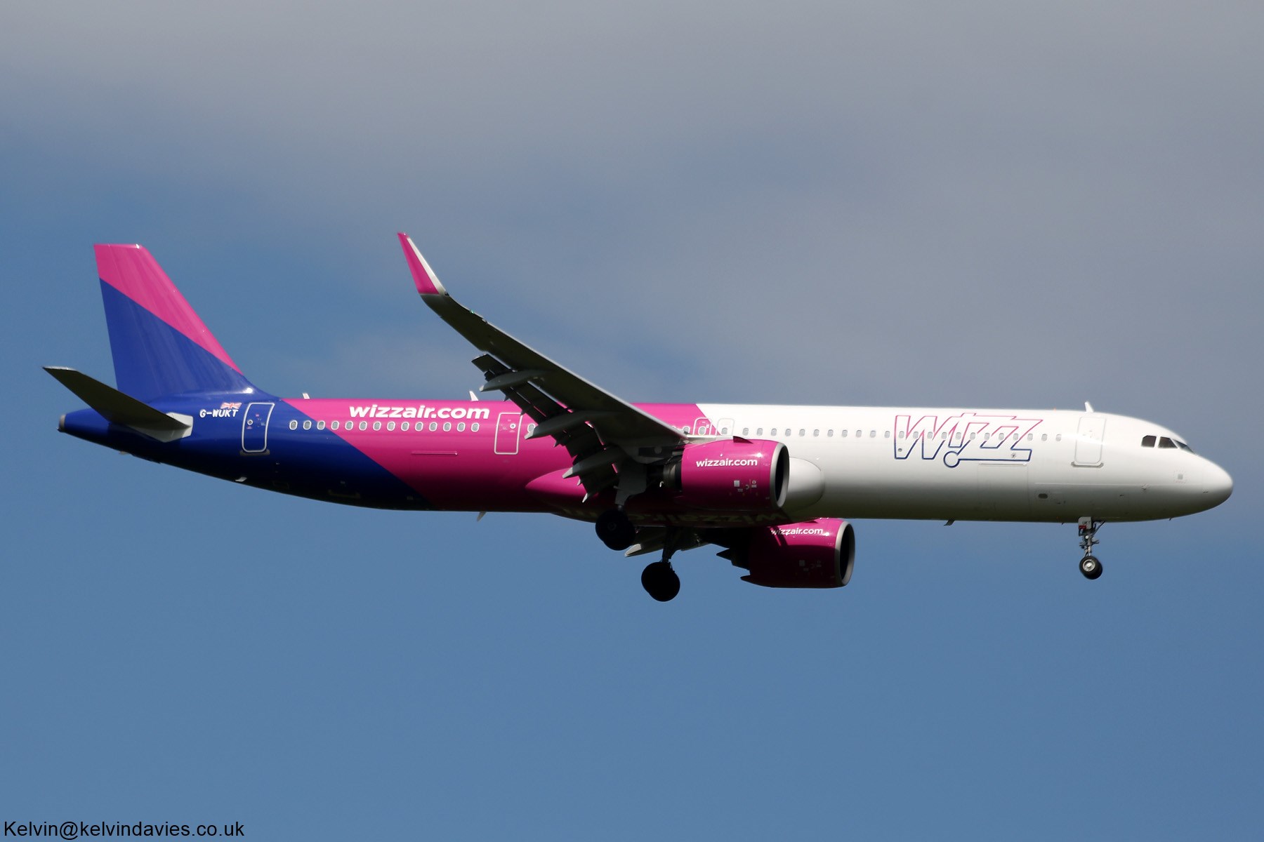 Wizz Air UK A321 G-WUKT