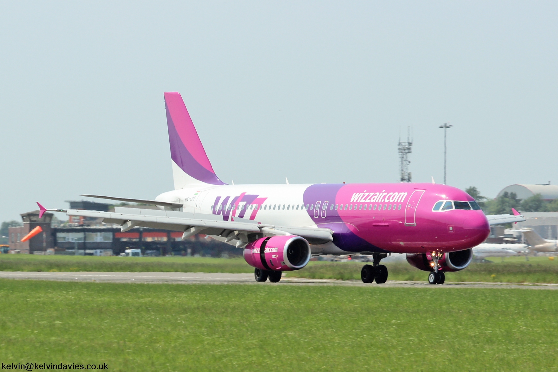 Wizz Air A320 HA-LPT
