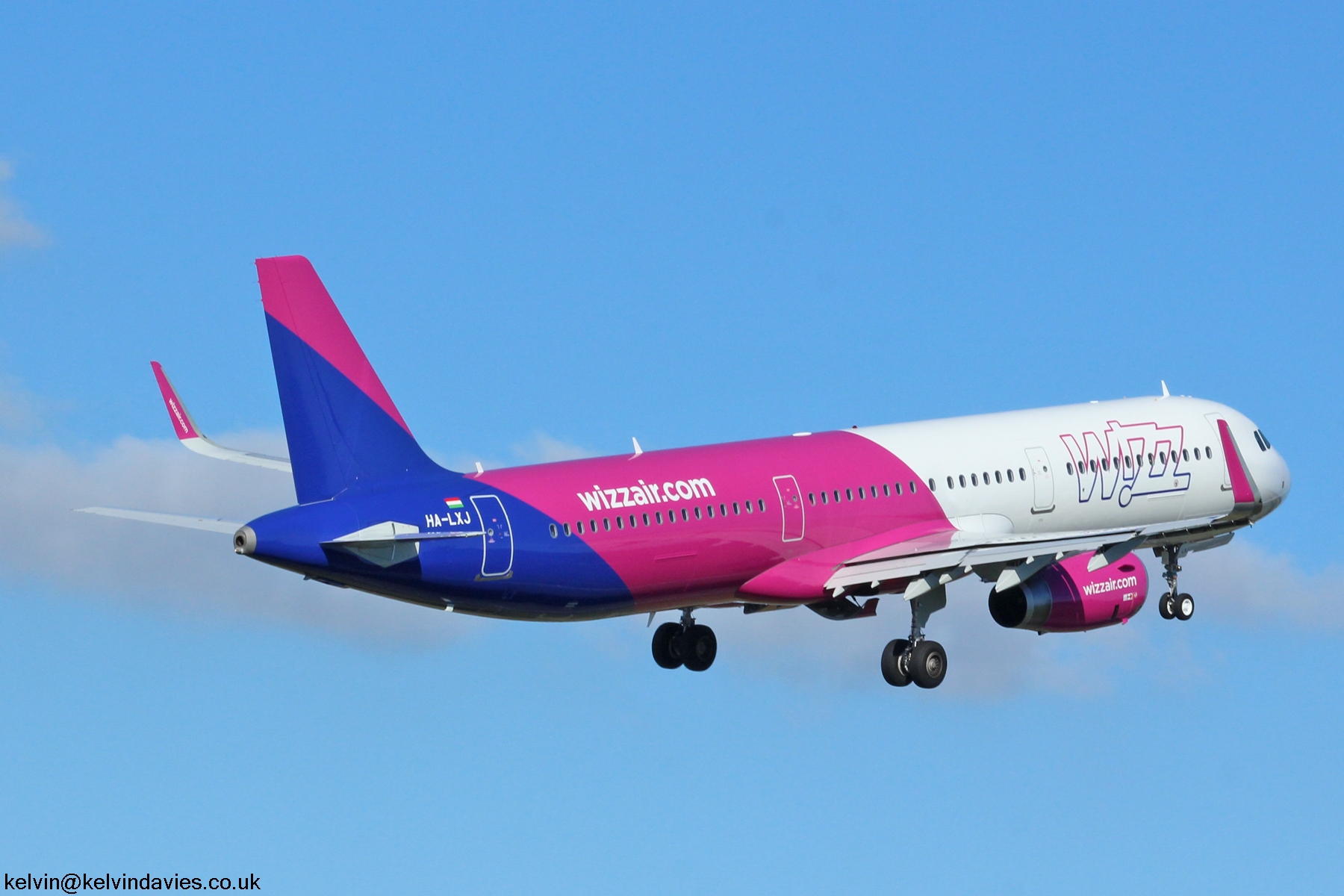 Wizz Air A321 HA-LXJ