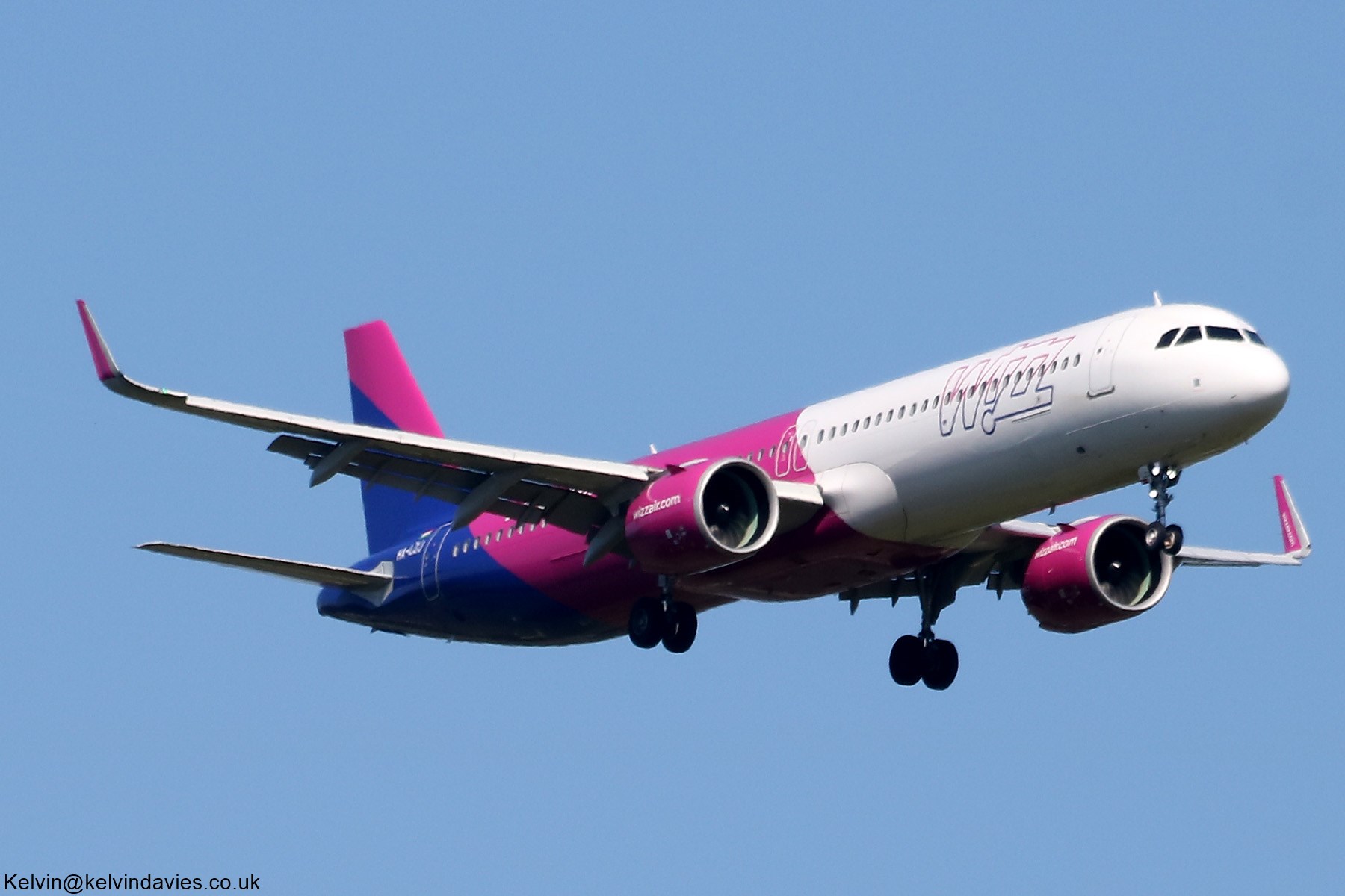 Wizz Air A321 HA-LZJ