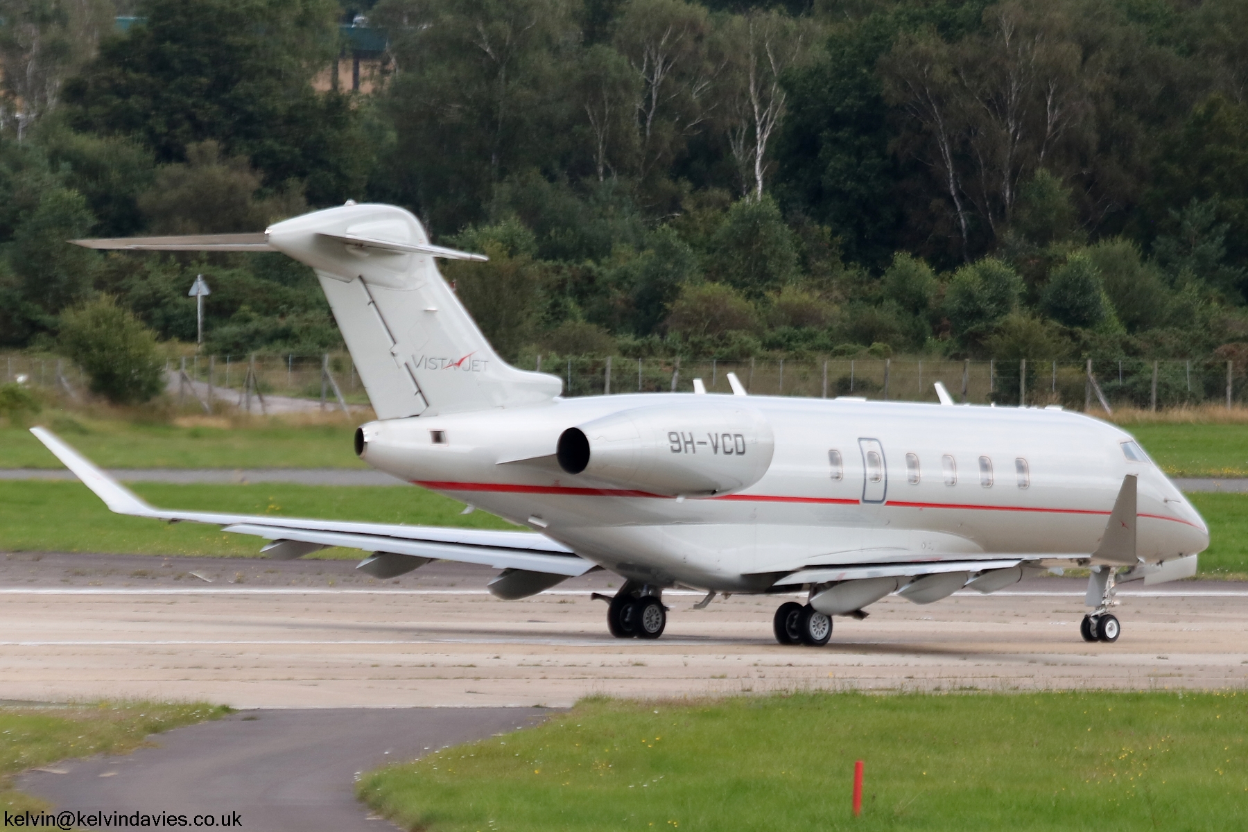 VistaJet Challenger 350 9H-VCD