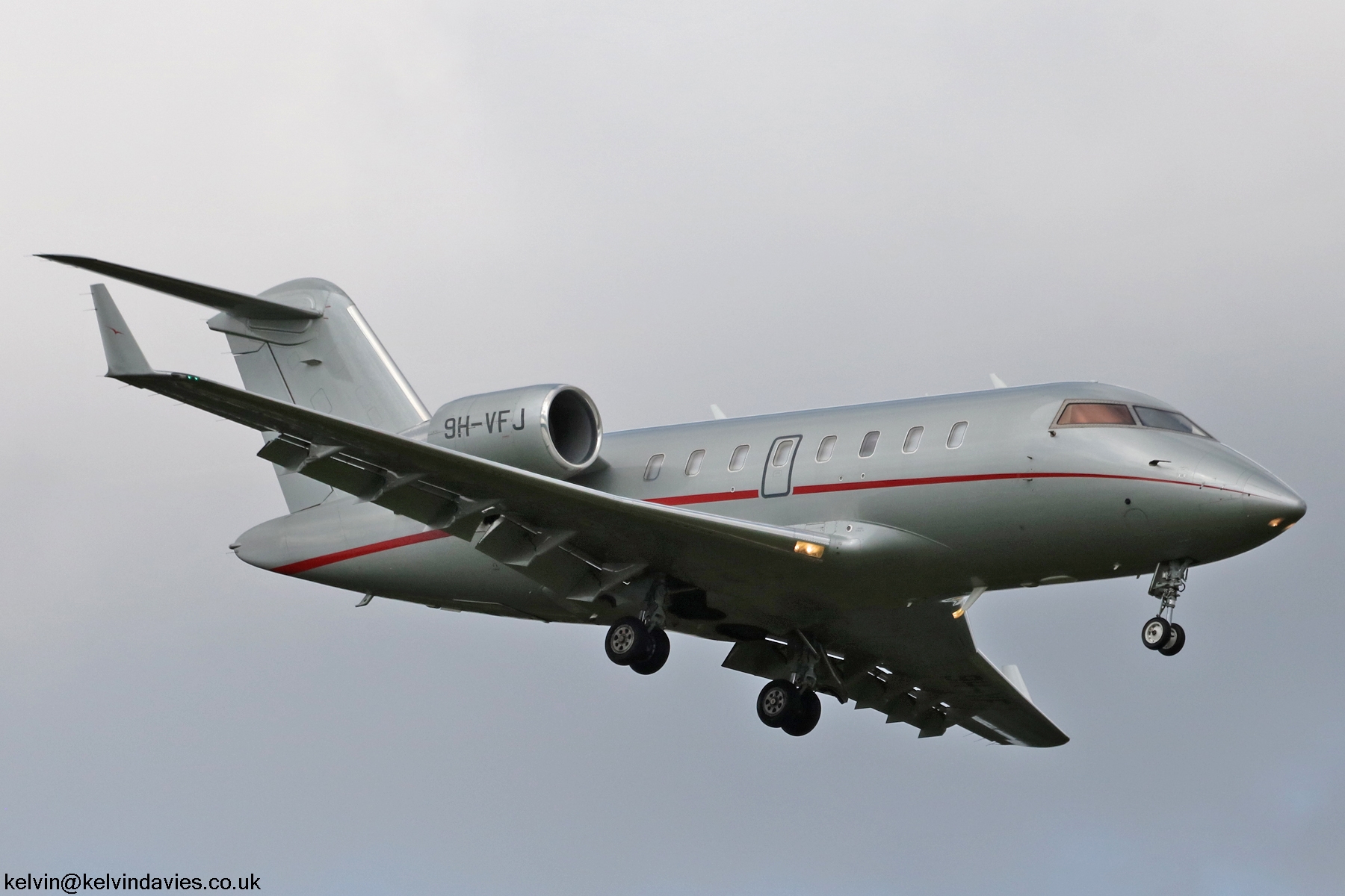 VistaJet Challenger 605 9H-VFJ