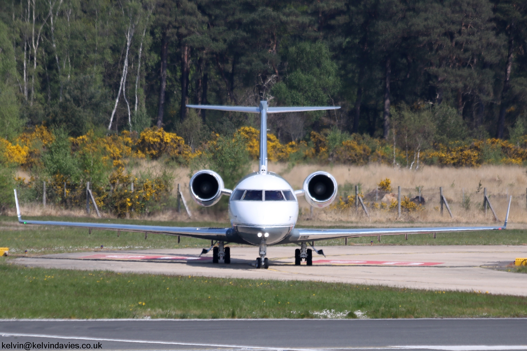 Air Independence Challenger 604 OE-ITH