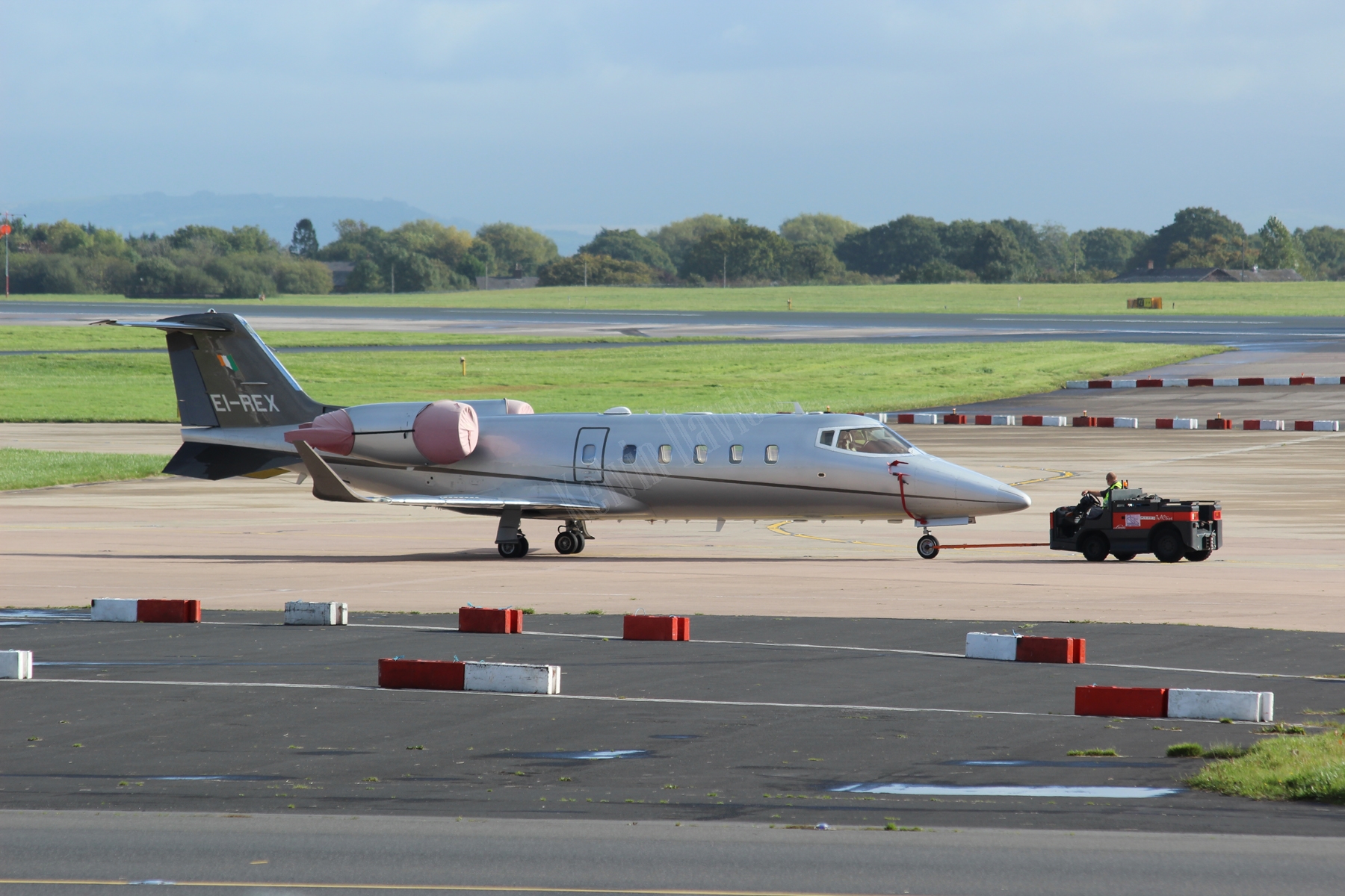 Learjet EI-REX