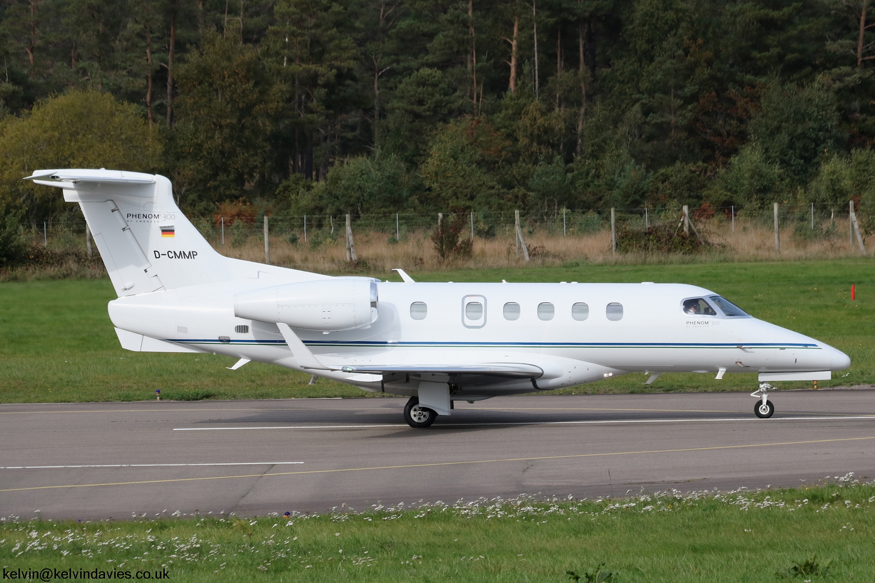 PAD Aviation Service Phenom 300 D-CMMP