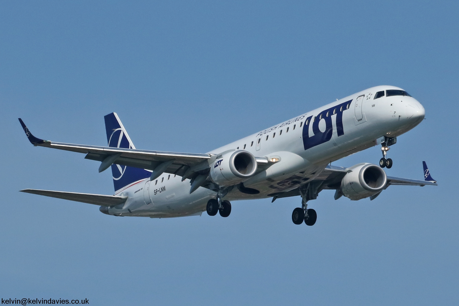 LOT Embraer 195 SP-LNM